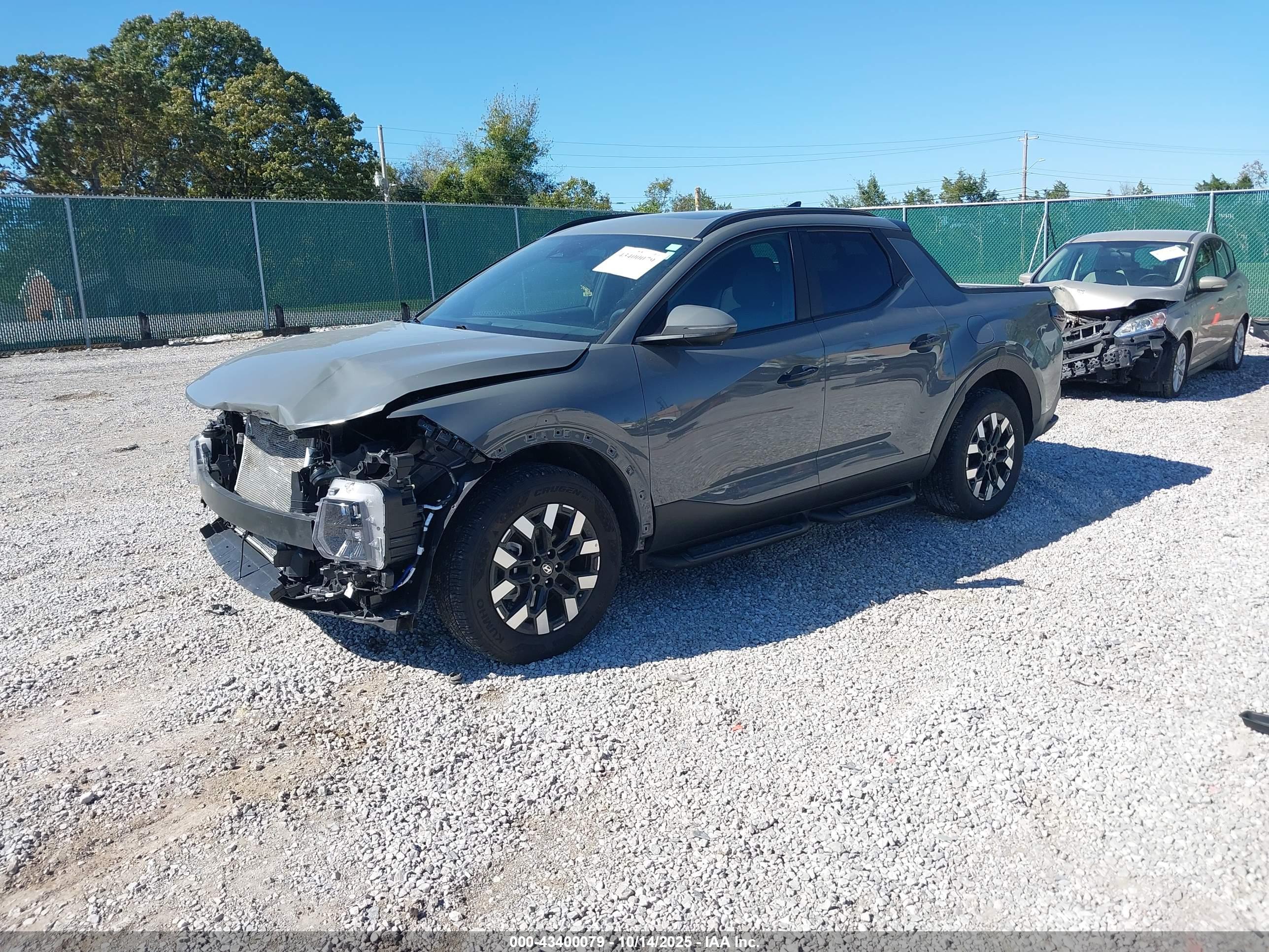 HYUNDAI SANTA image 2