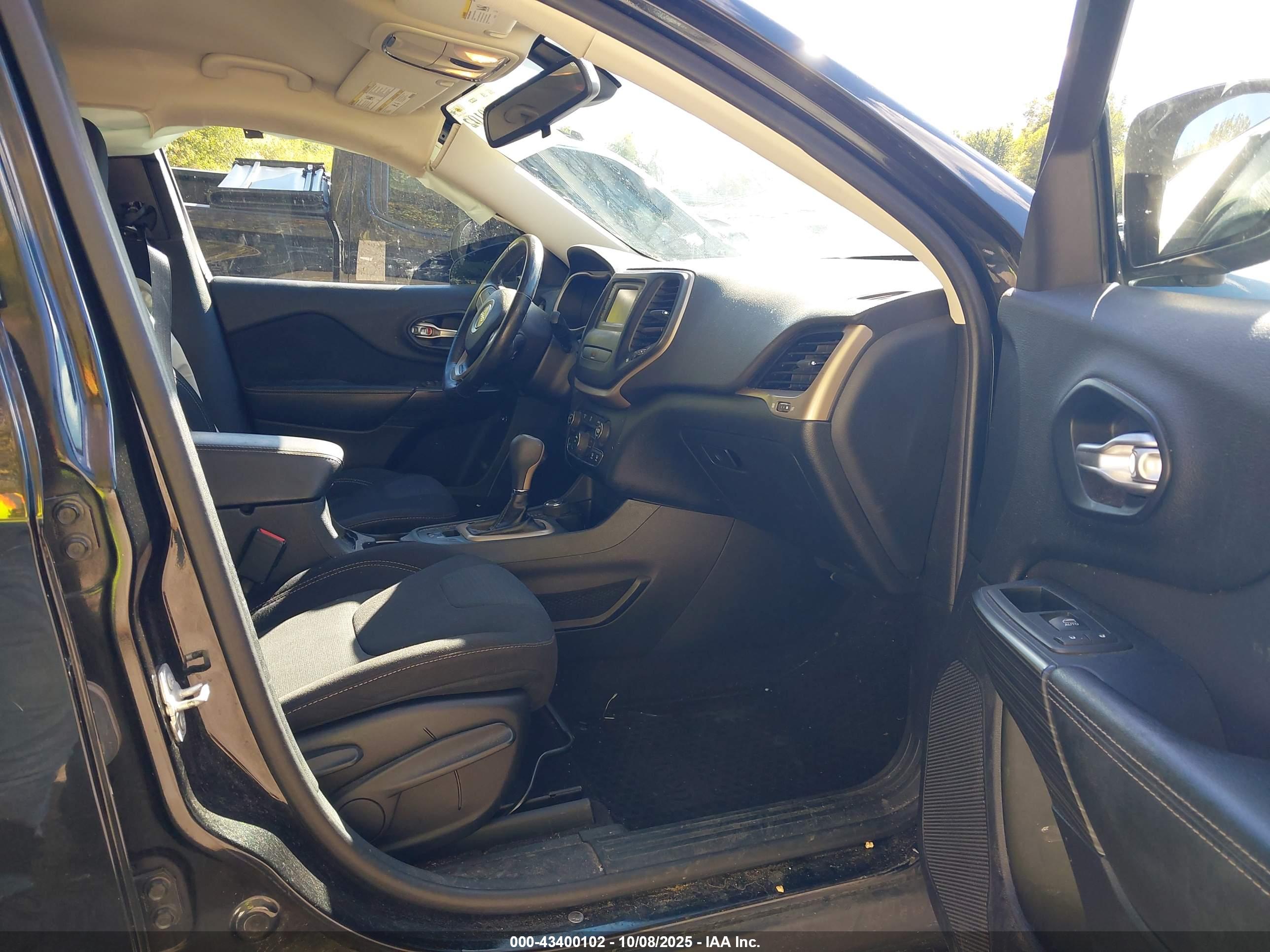 JEEP CHEROKEE image 5