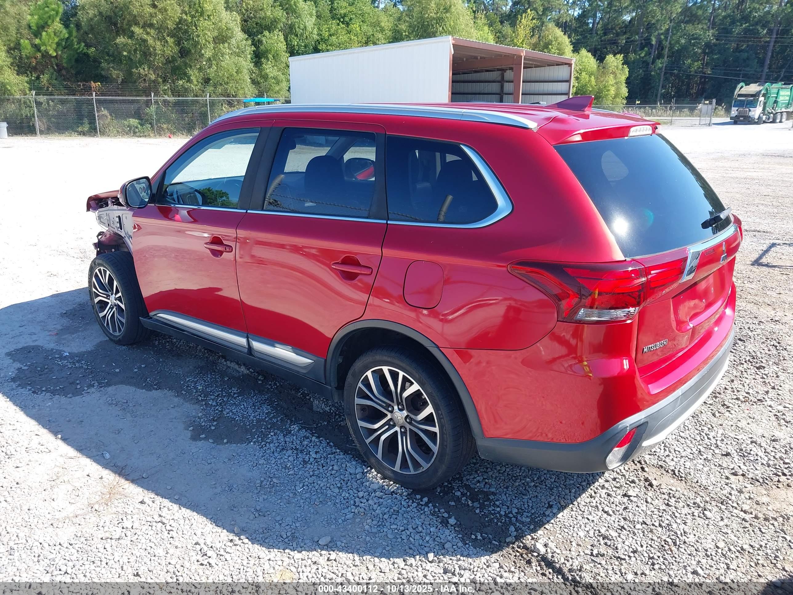 MITSUBISHI OUTLANDER image 3