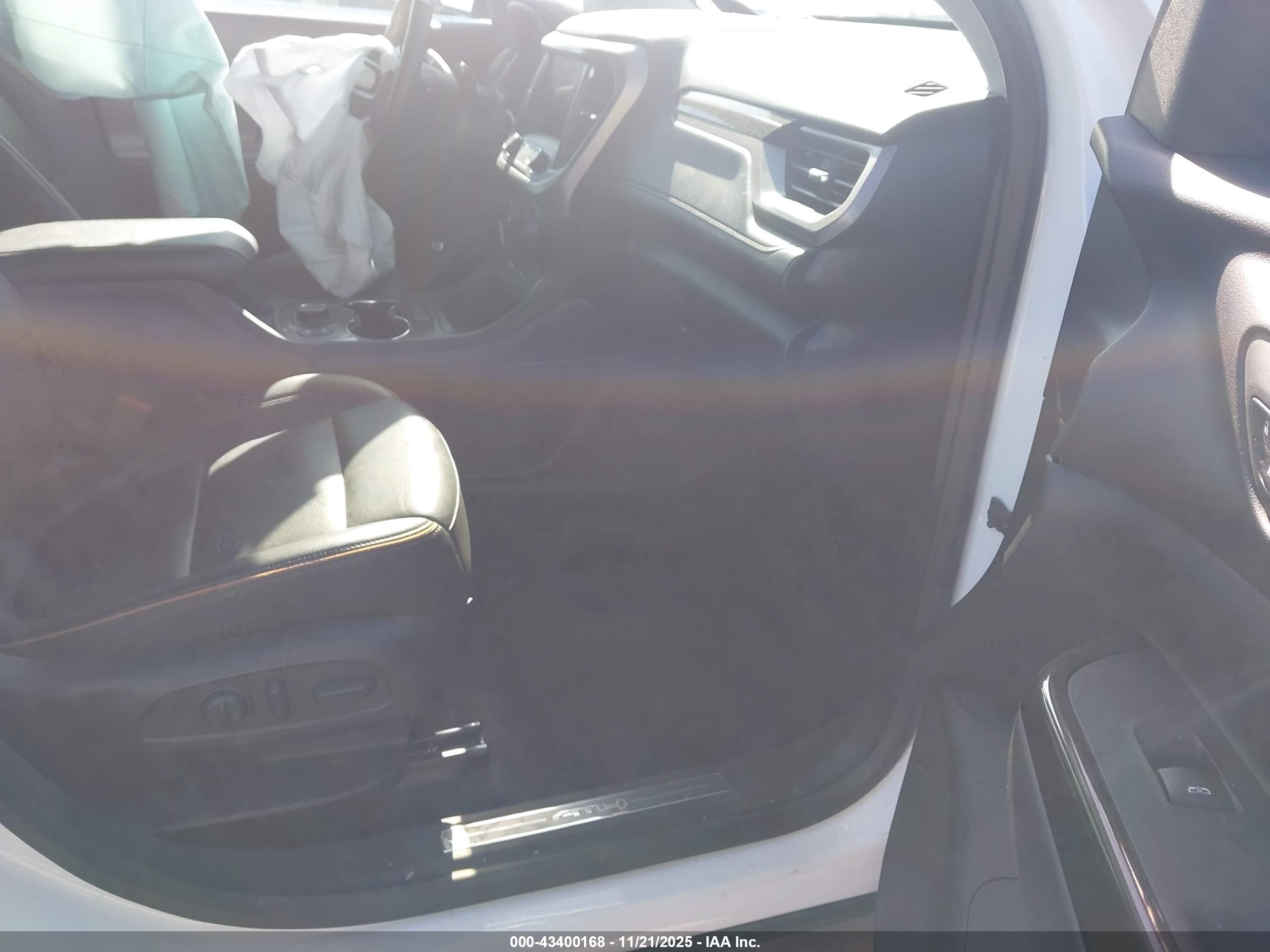 GMC ACADIA image 5