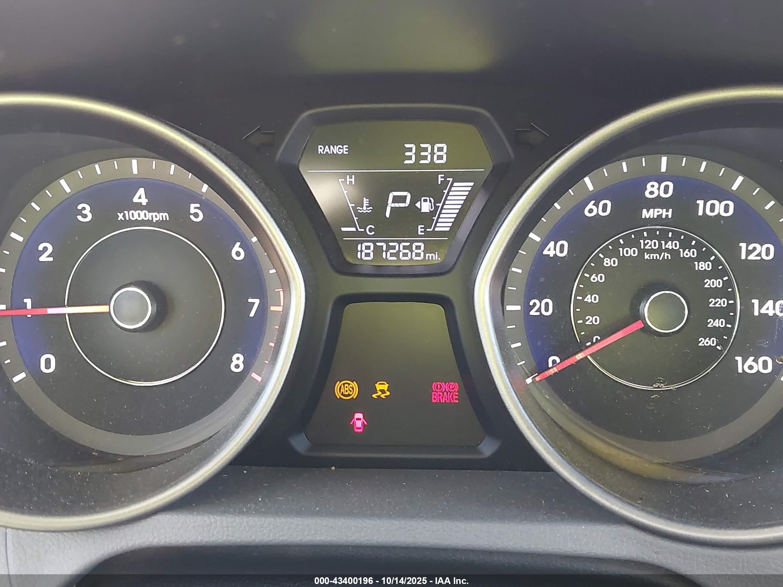 HYUNDAI ELANTRA image 7