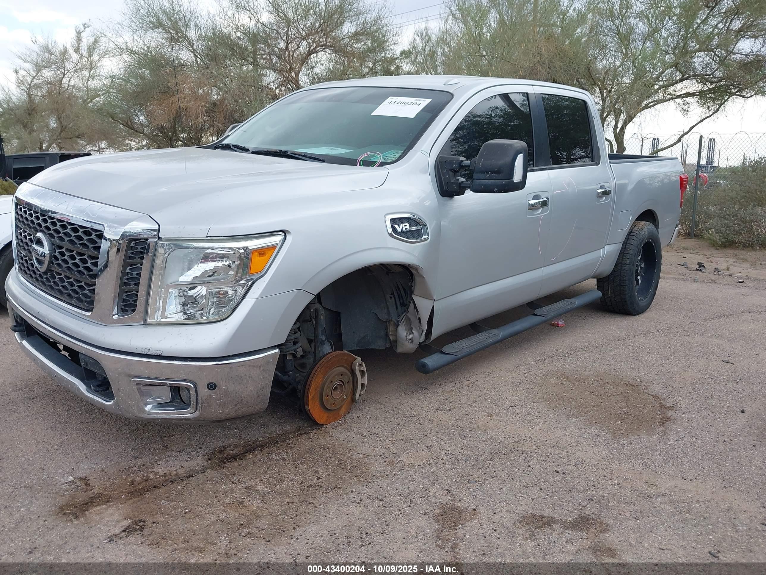 NISSAN TITAN image 6