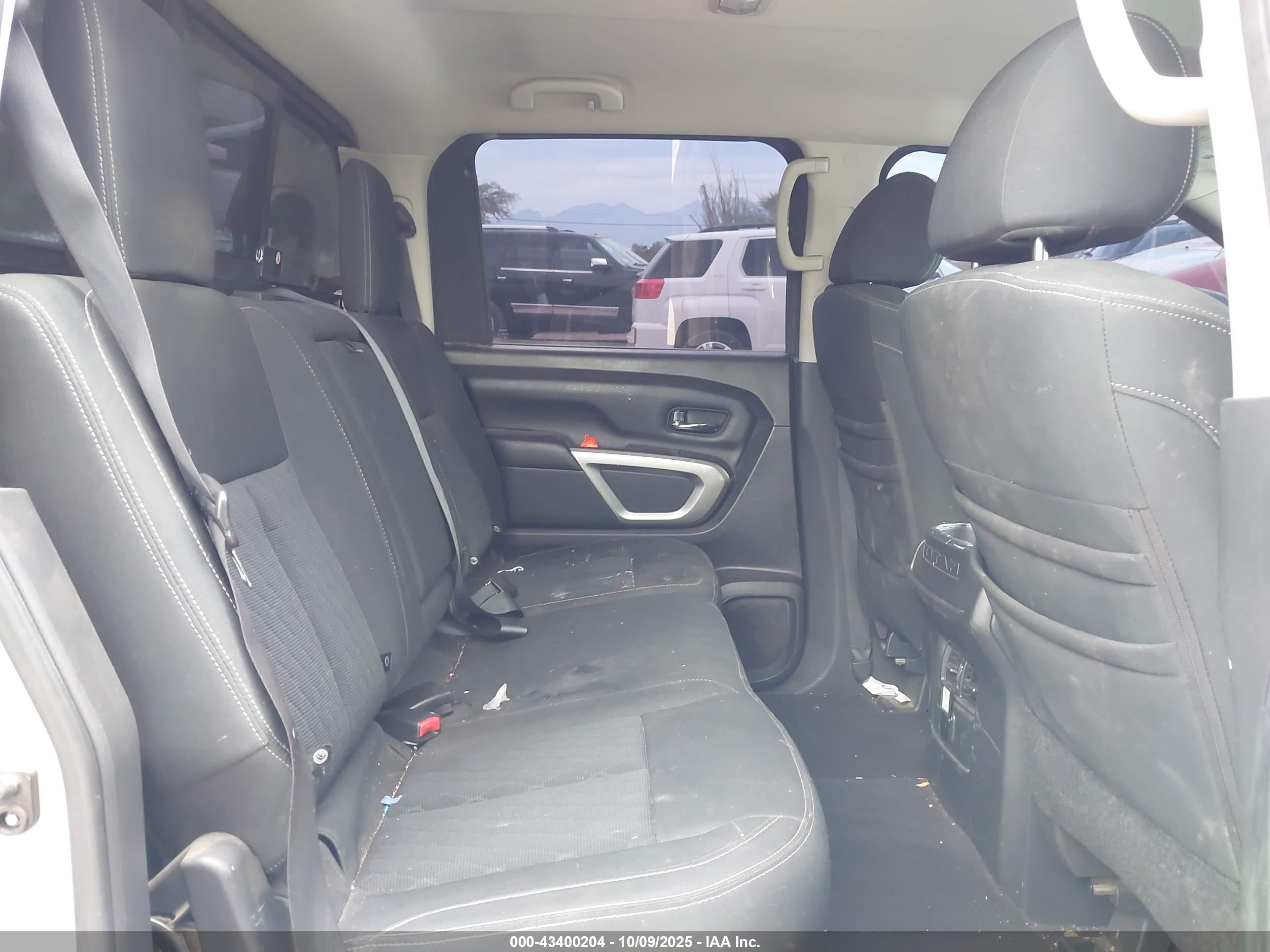 NISSAN TITAN image 8