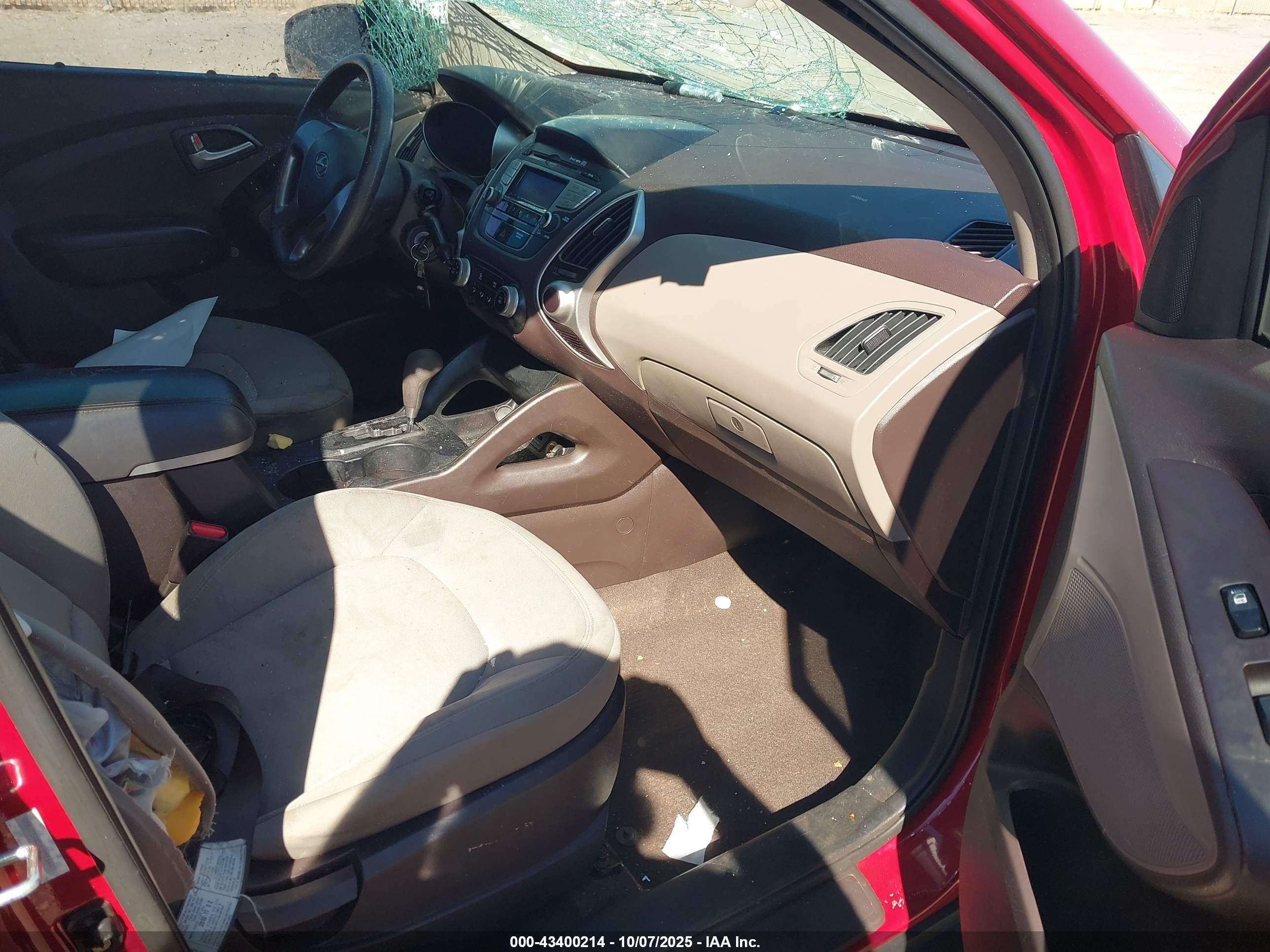 HYUNDAI TUCSON image 5