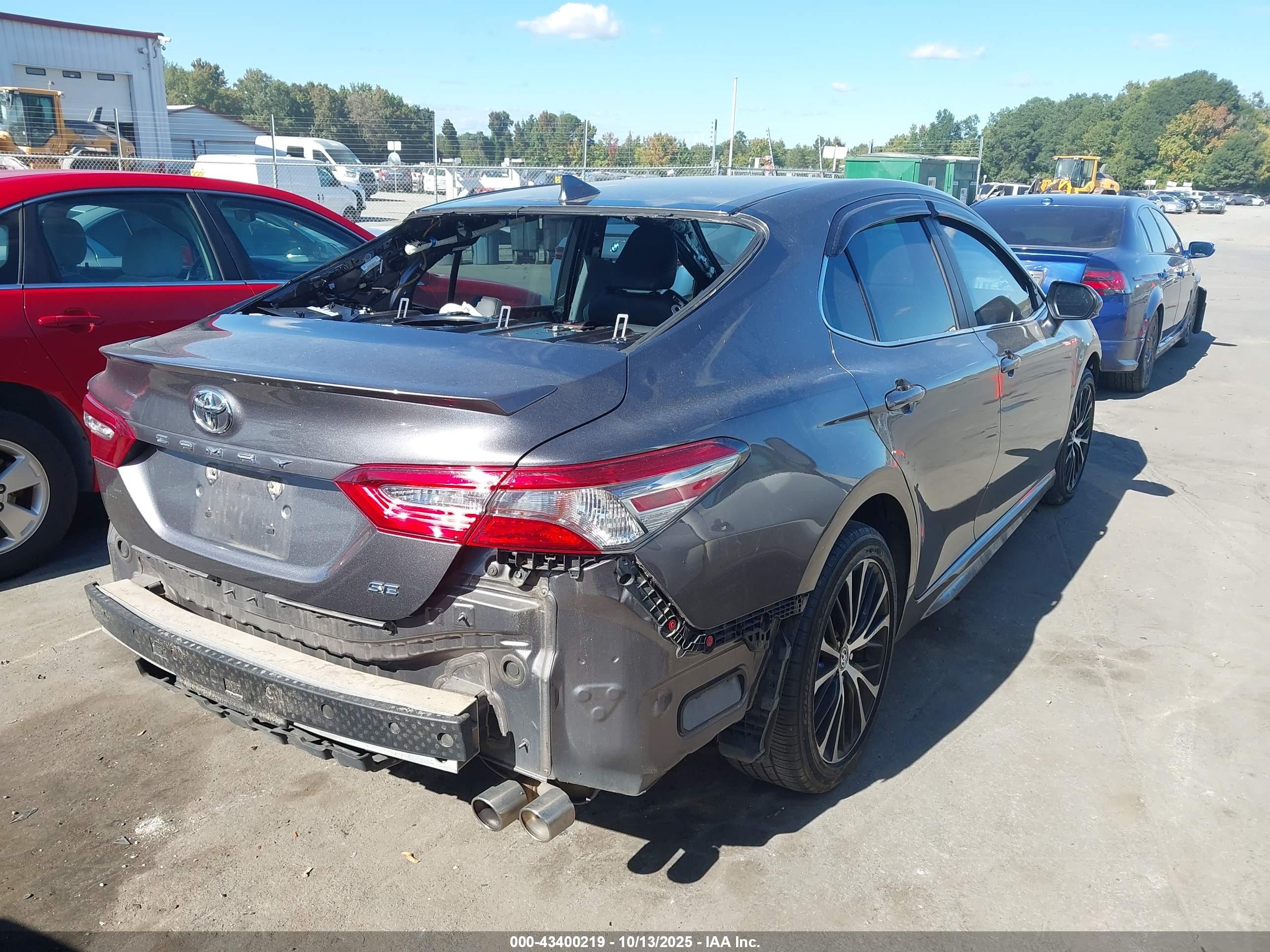 TOYOTA CAMRY image 4
