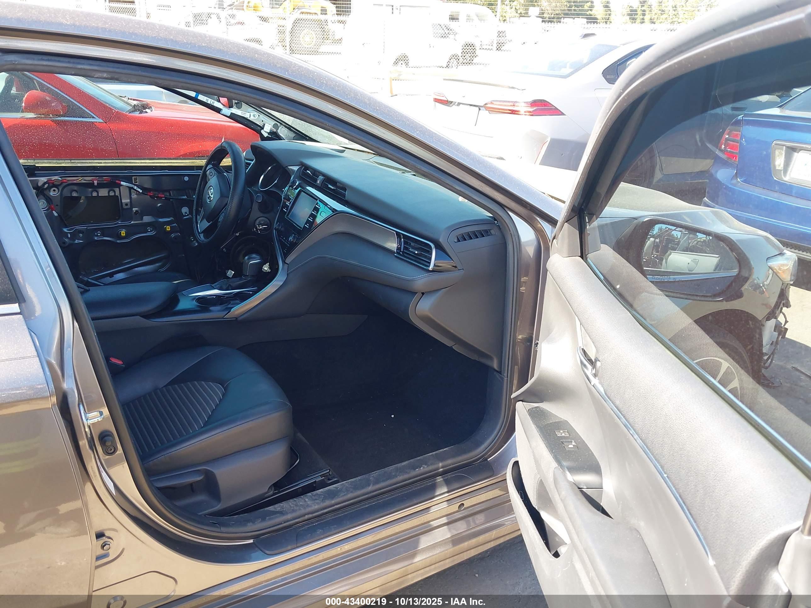 TOYOTA CAMRY image 5