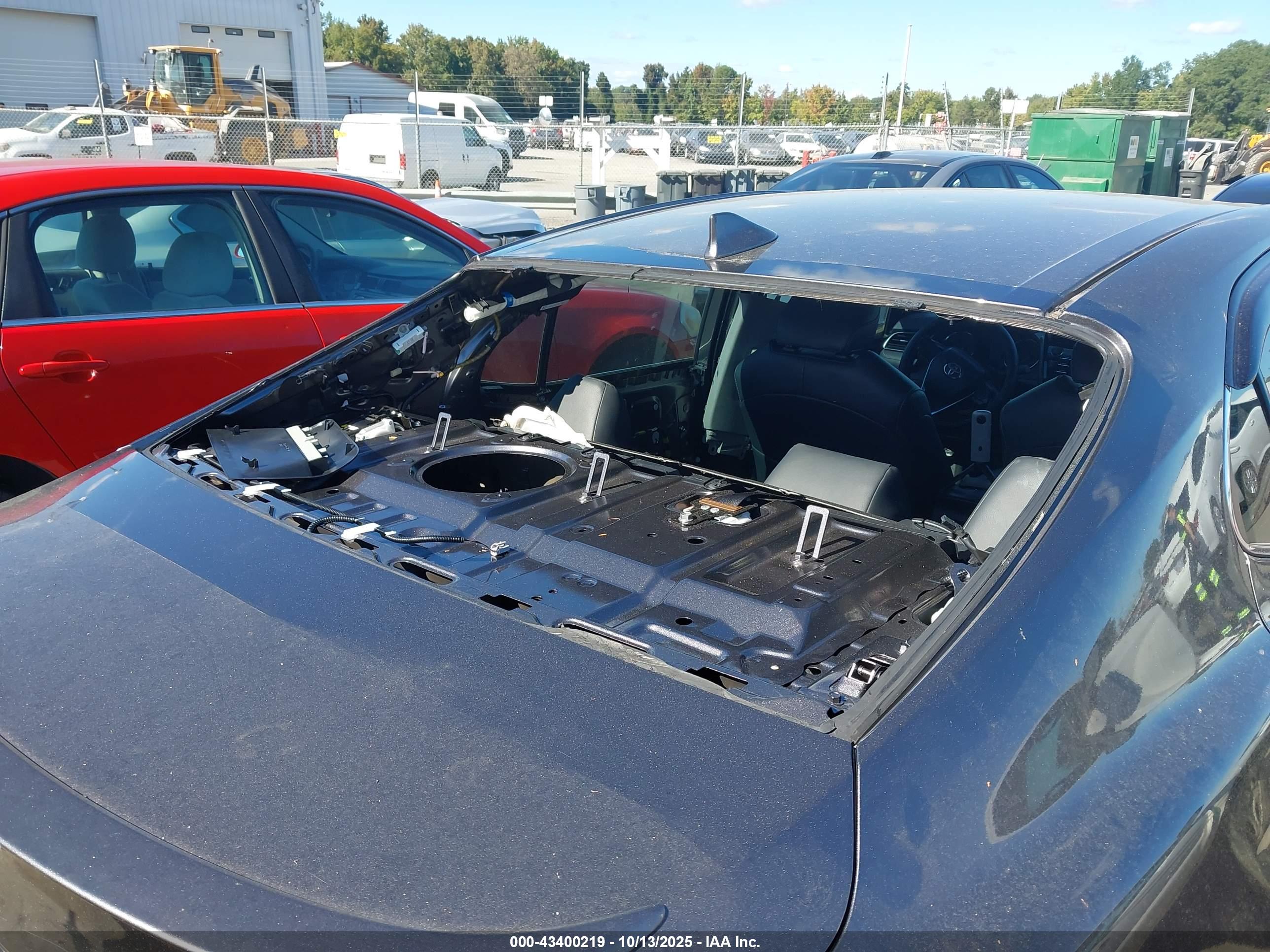 TOYOTA CAMRY image 6