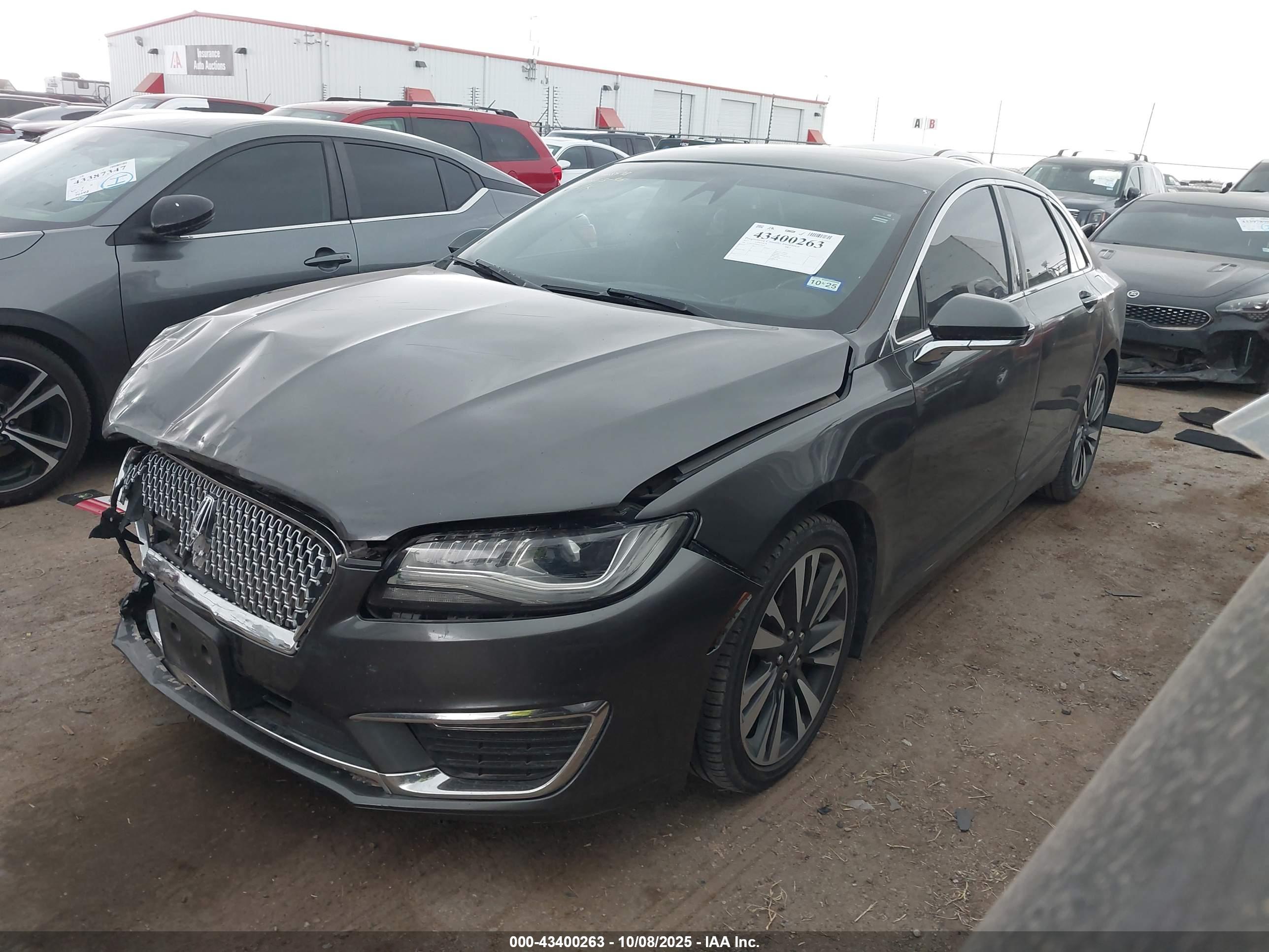 LINCOLN MKZ image 2