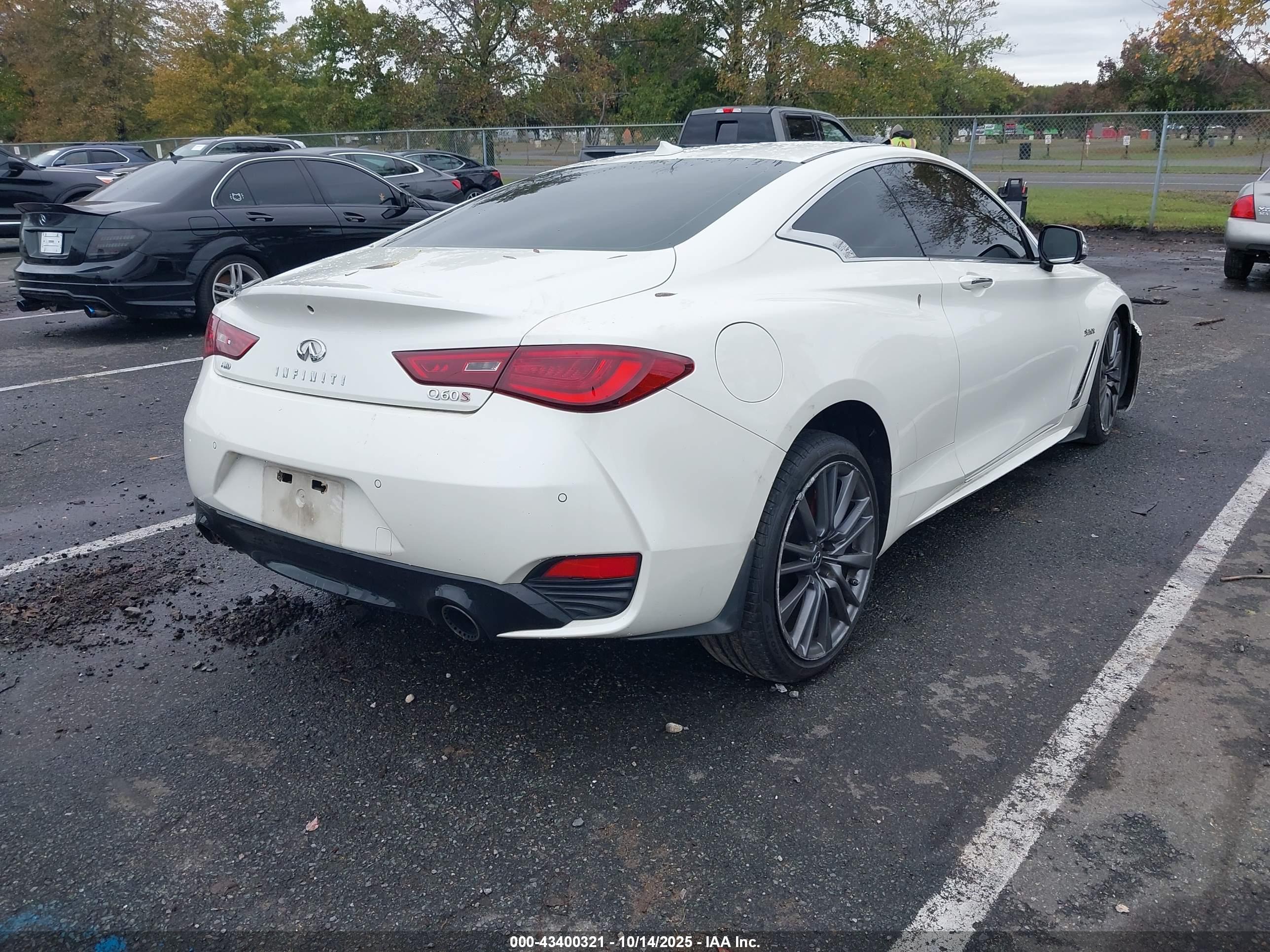 INFINITI Q60 image 4