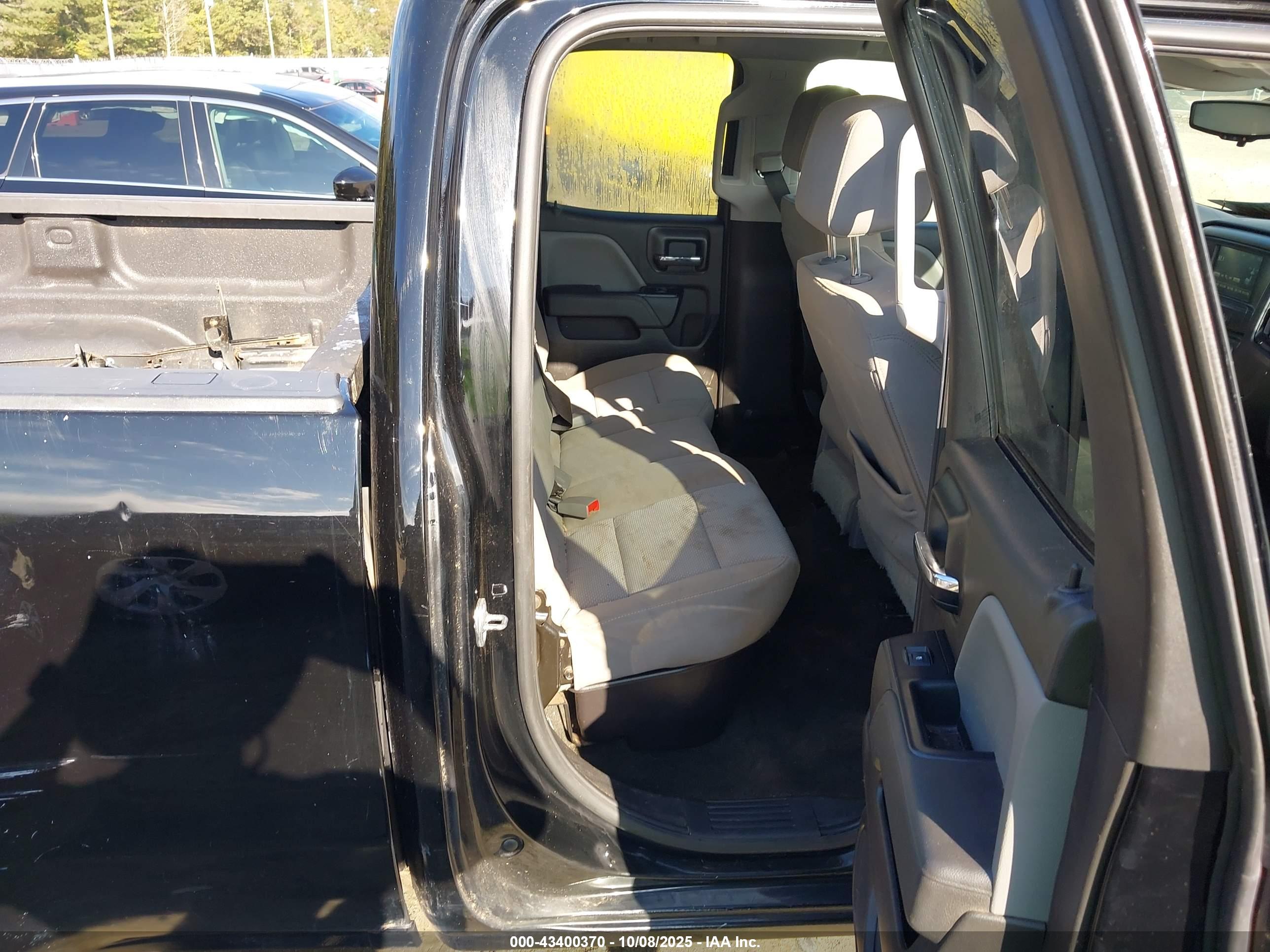 CHEVROLET SILVERADO image 8