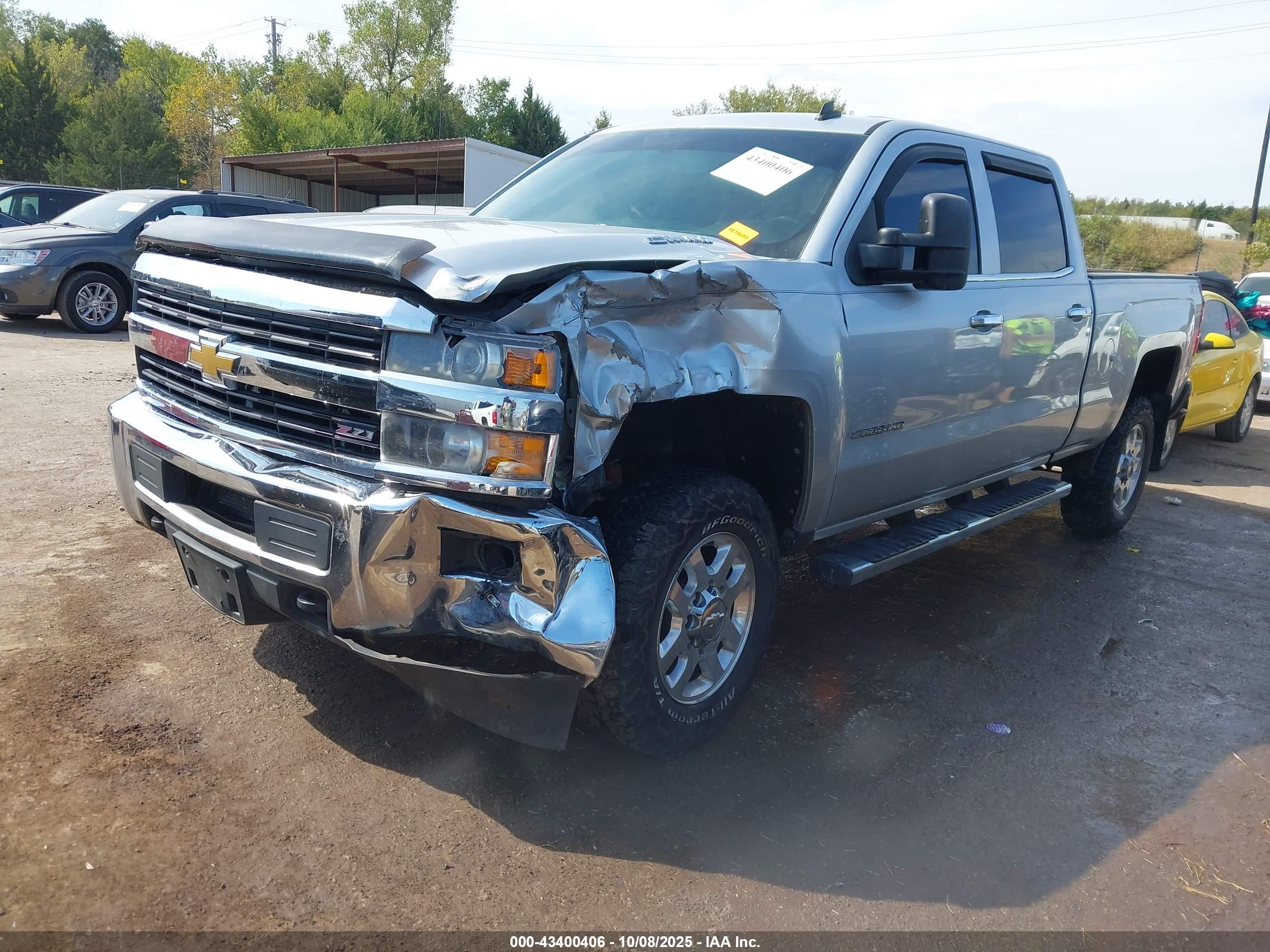 CHEVROLET SILVERADO image 2