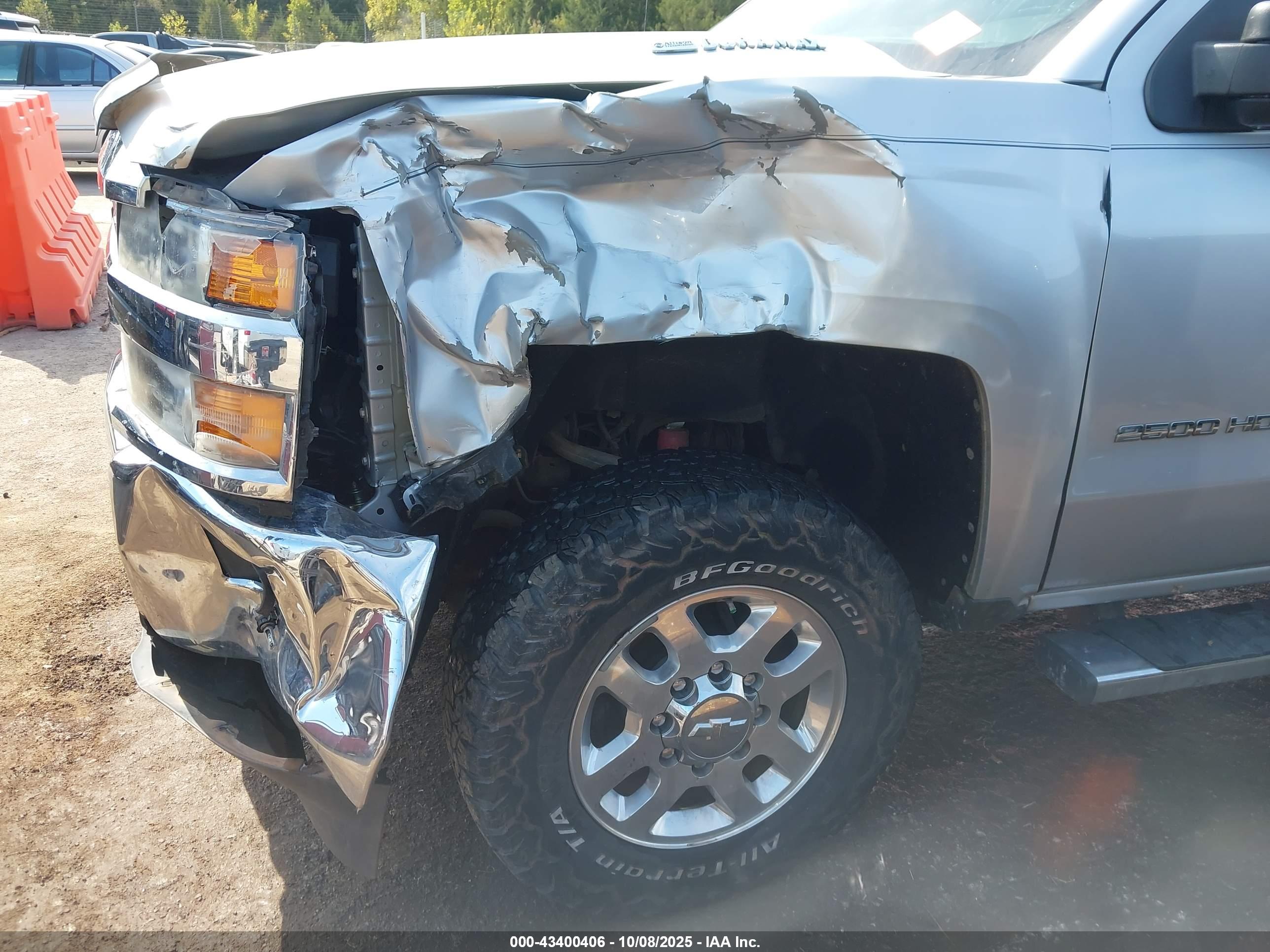 CHEVROLET SILVERADO image 6