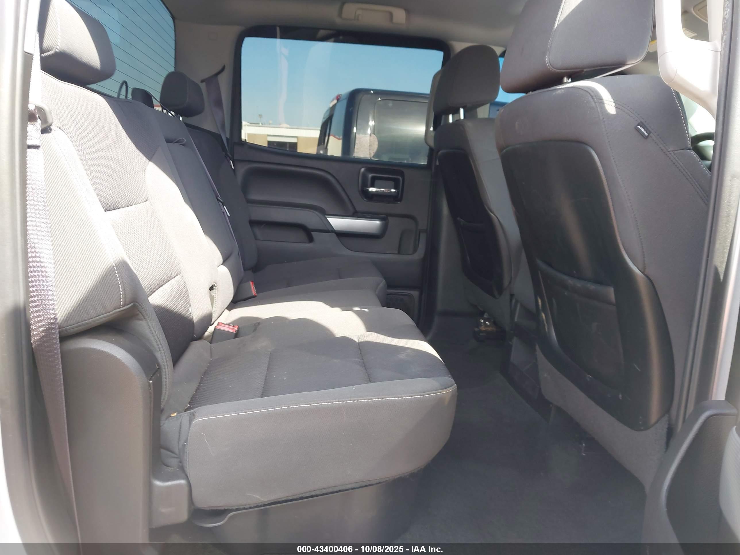 CHEVROLET SILVERADO image 8