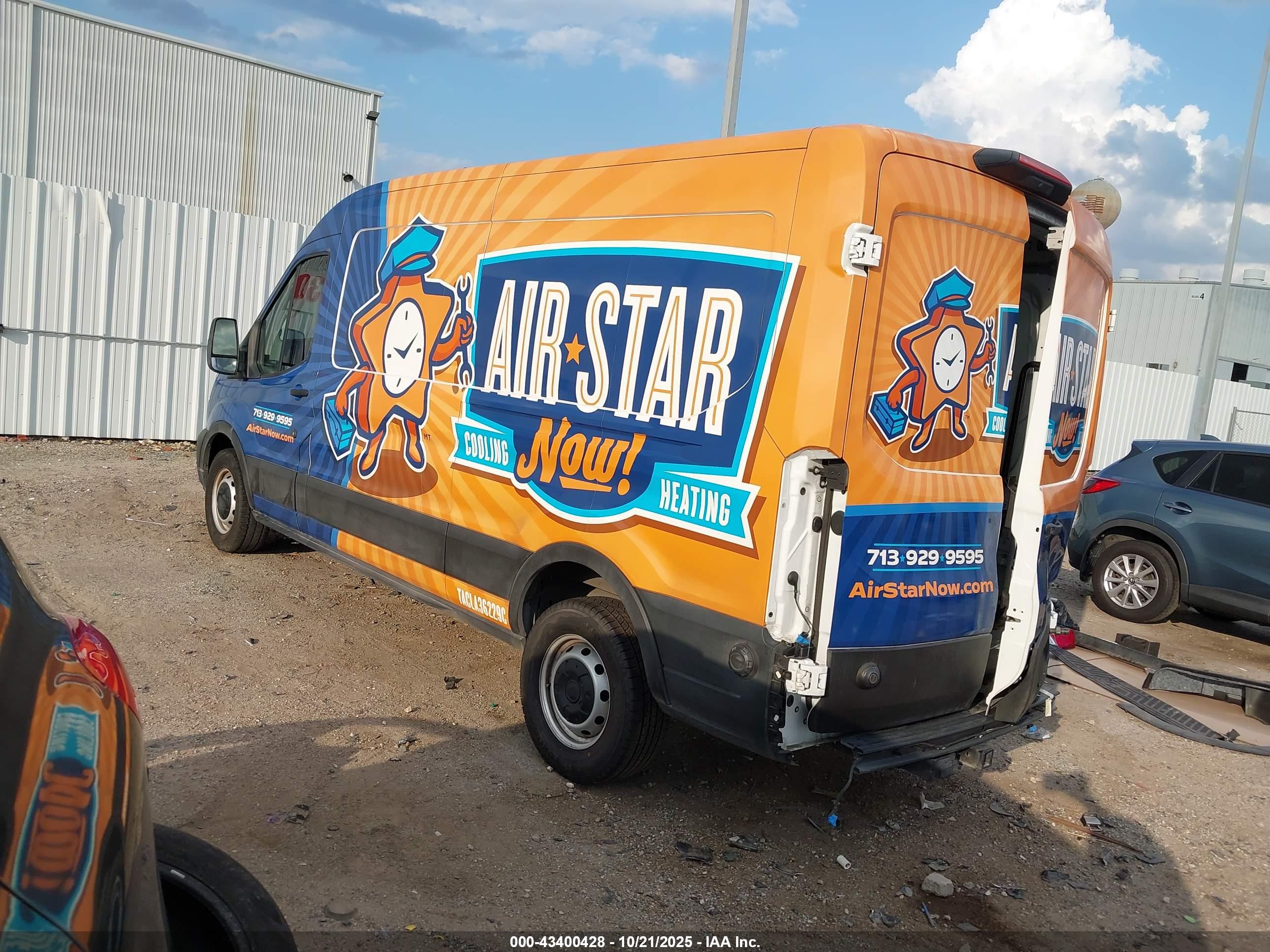 FORD TRANSIT-250 image 3