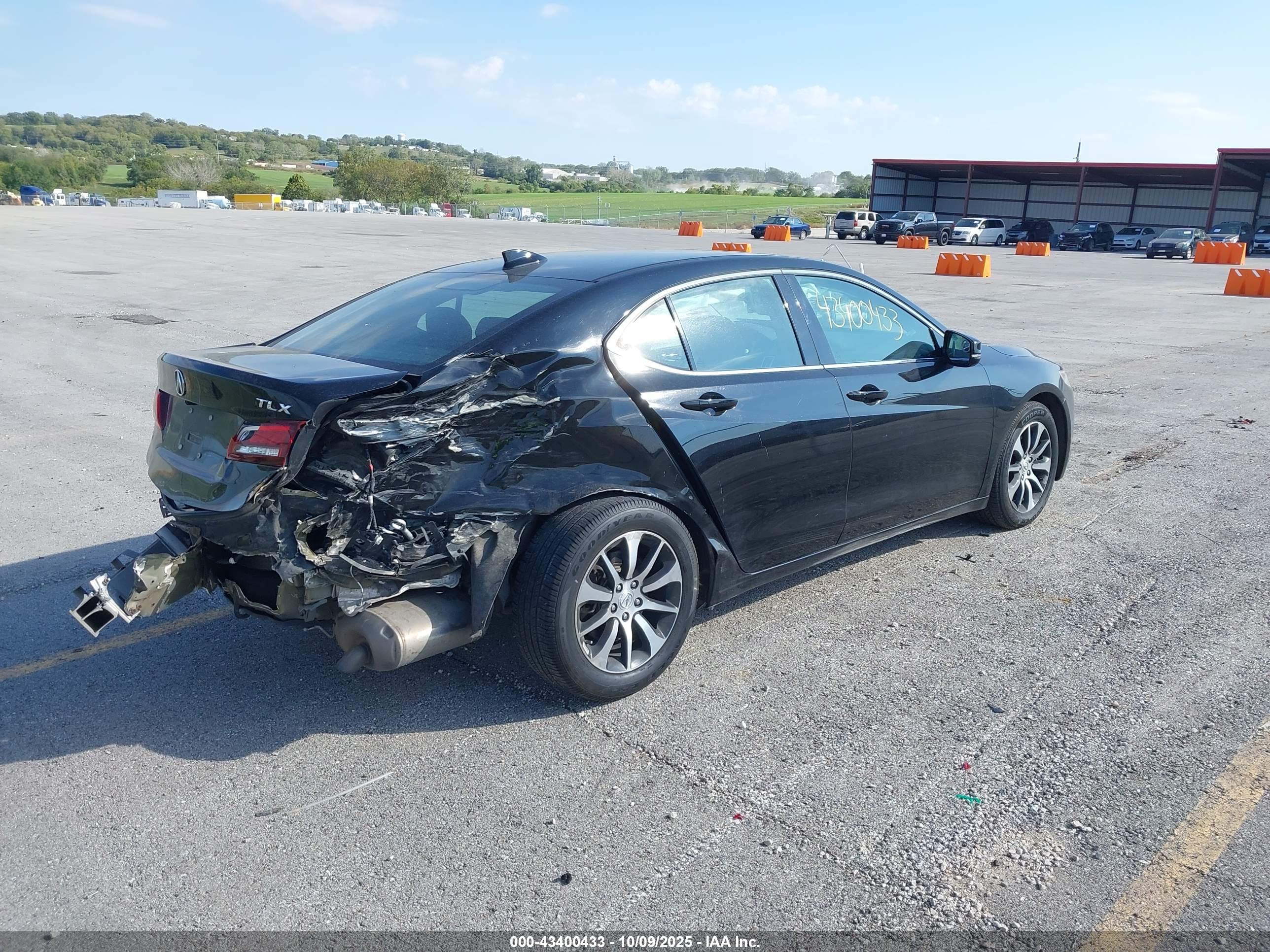 ACURA TLX image 4