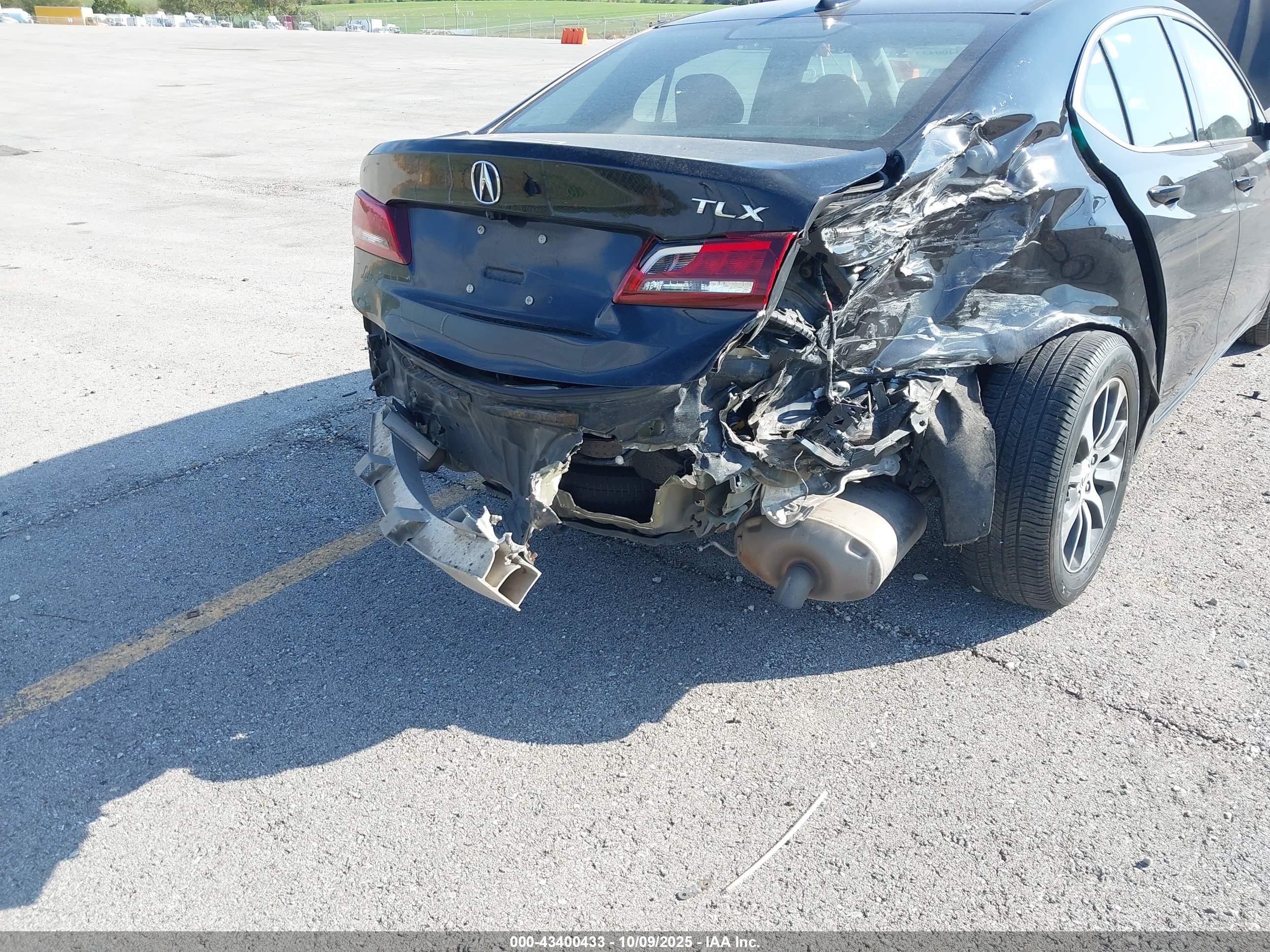ACURA TLX image 6