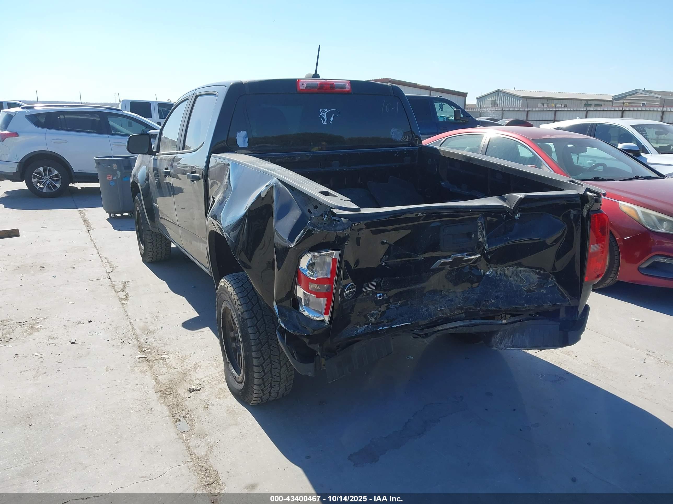 CHEVROLET COLORADO image 3