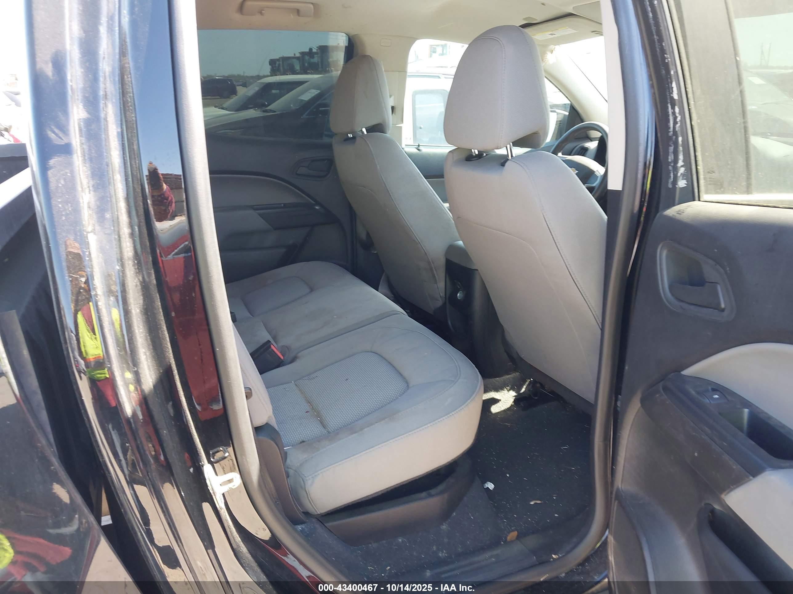 CHEVROLET COLORADO image 8