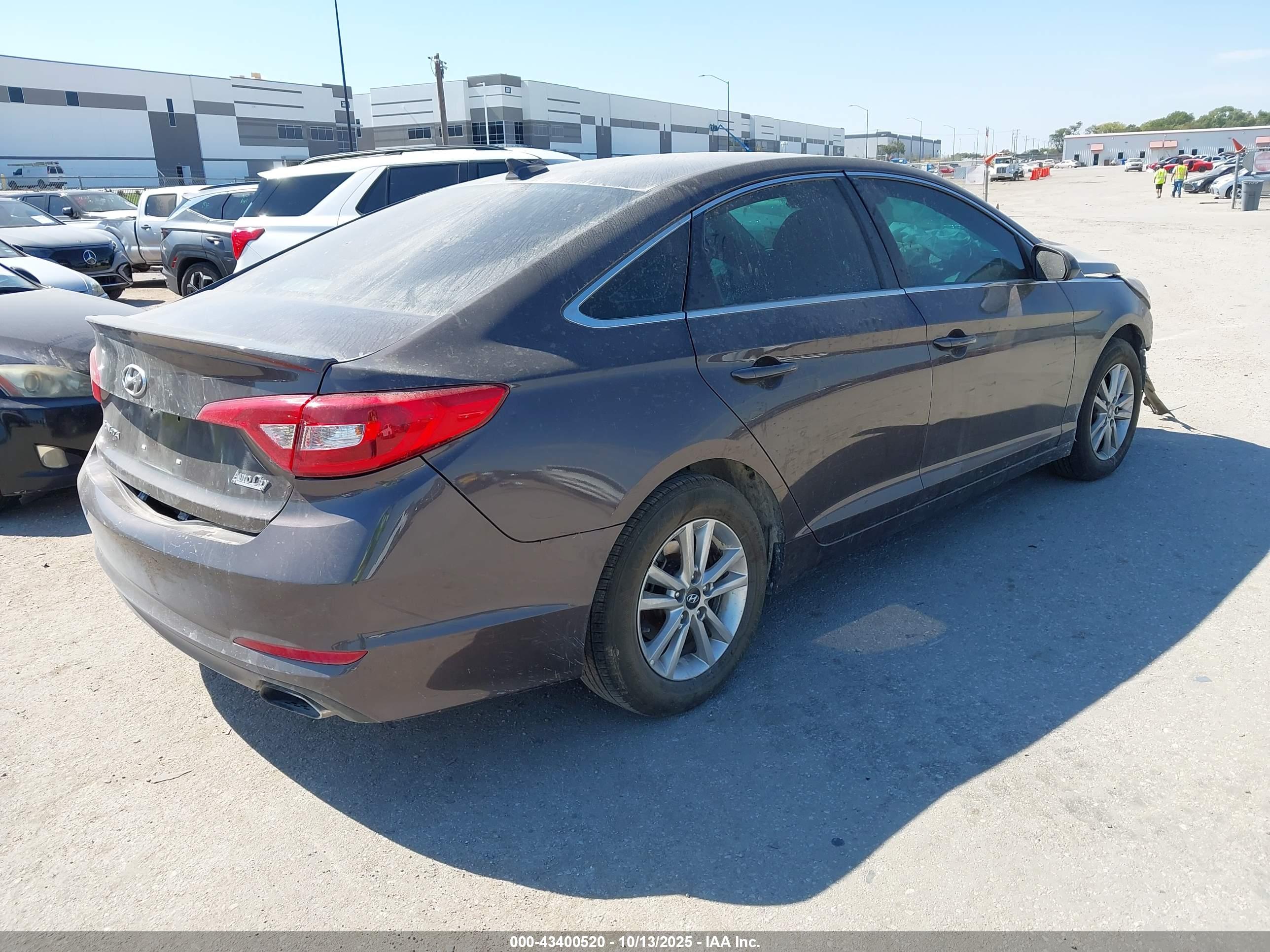 HYUNDAI SONATA image 4
