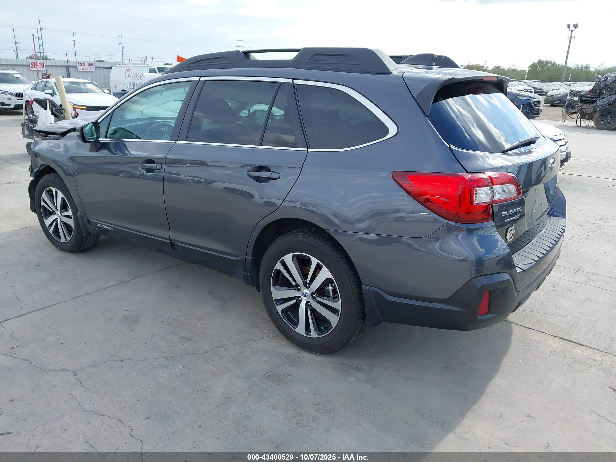 SUBARU OUTBACK image 3
