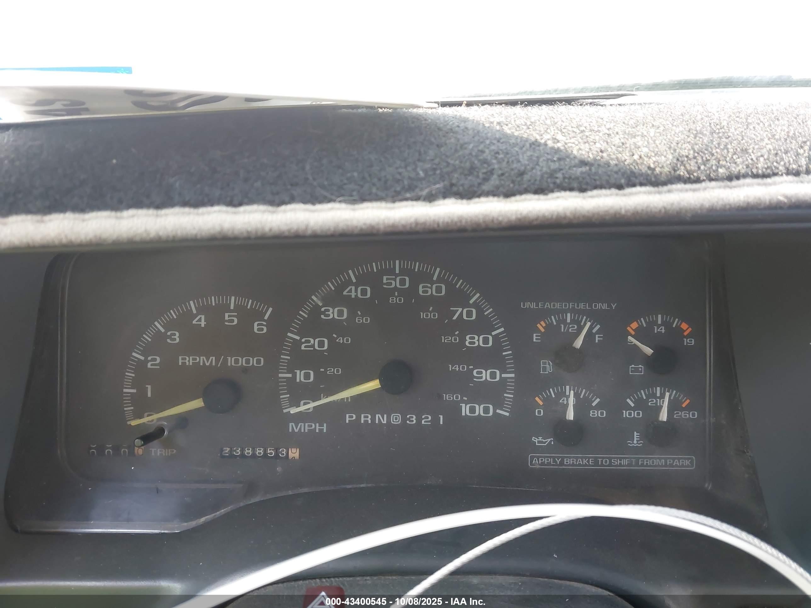 CHEVROLET C1500 image 7