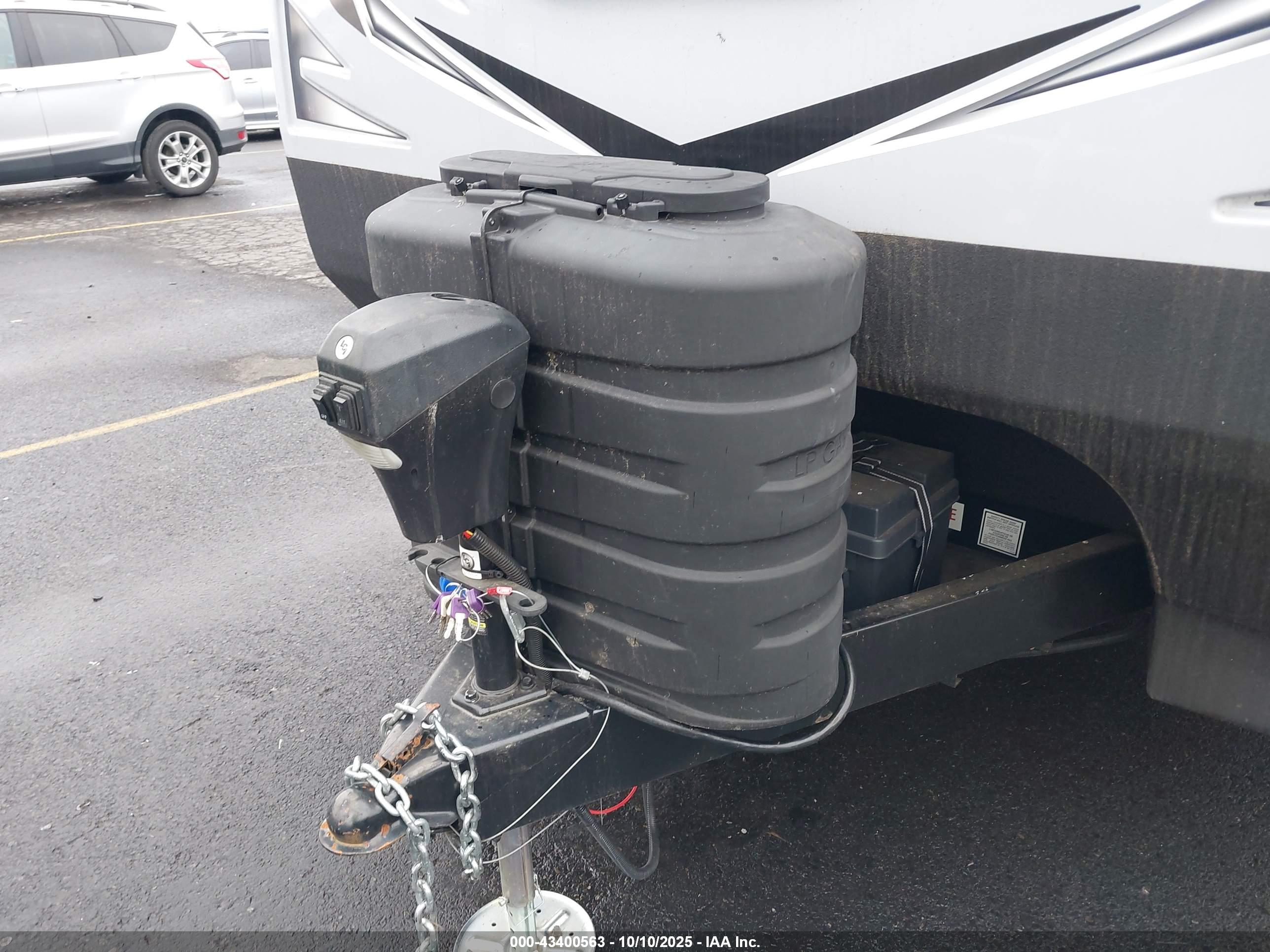 OUTDOORS RV image 10