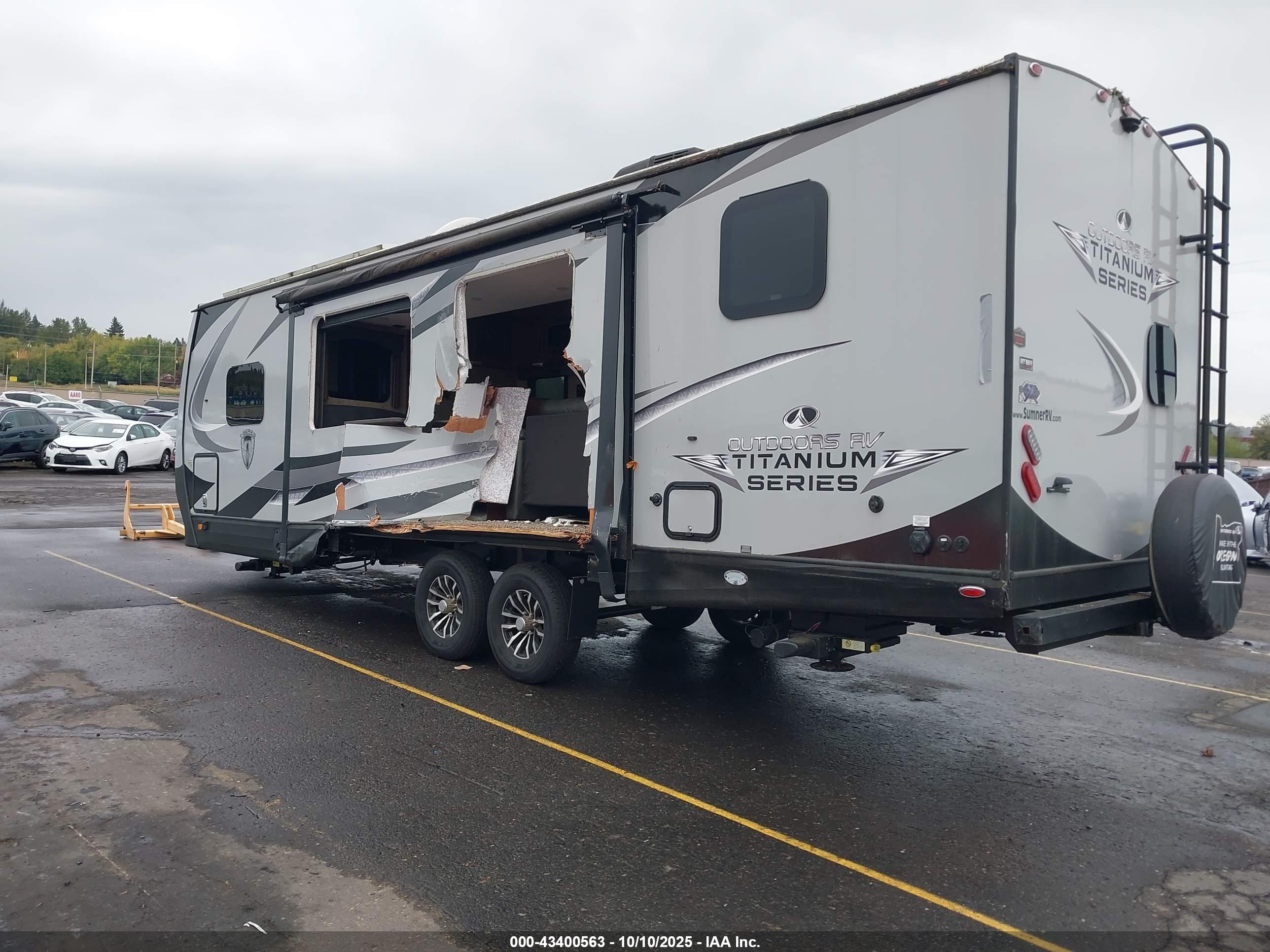 OUTDOORS RV image 3