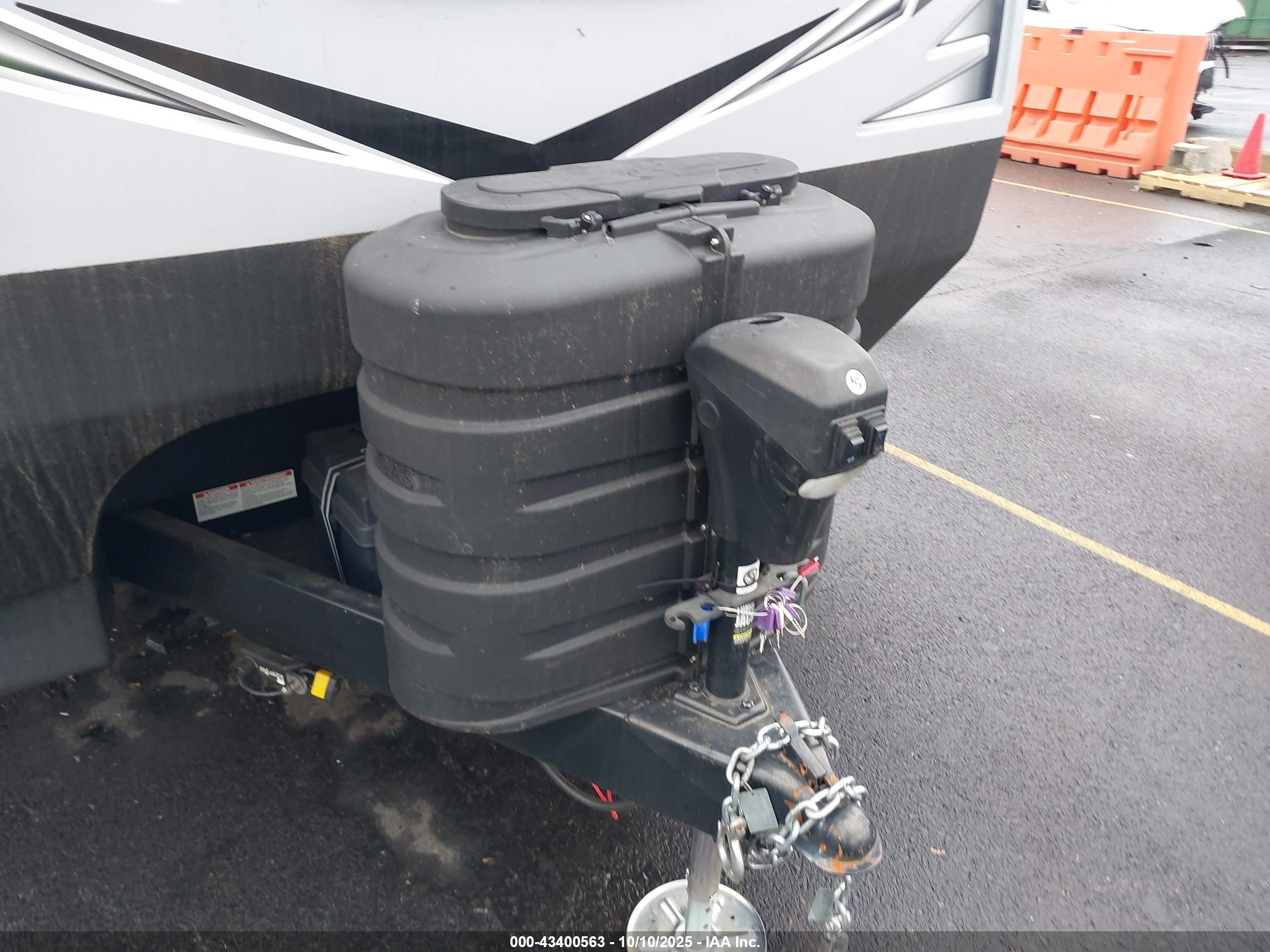 OUTDOORS RV image 7