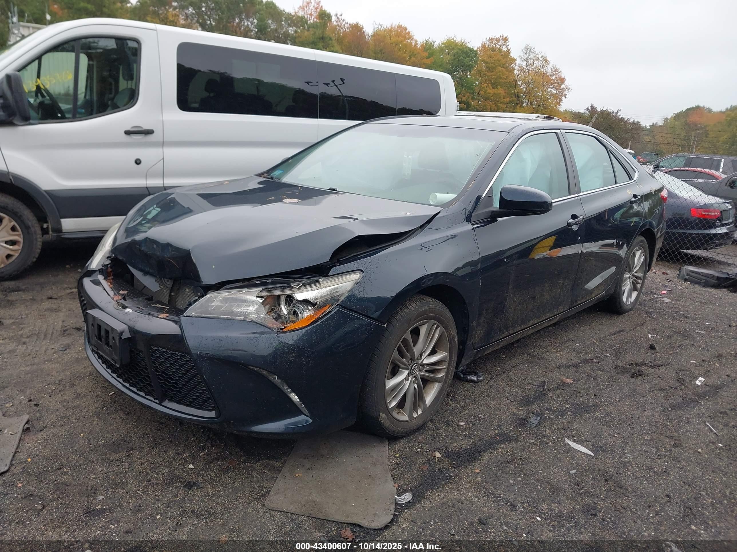 TOYOTA CAMRY image 2