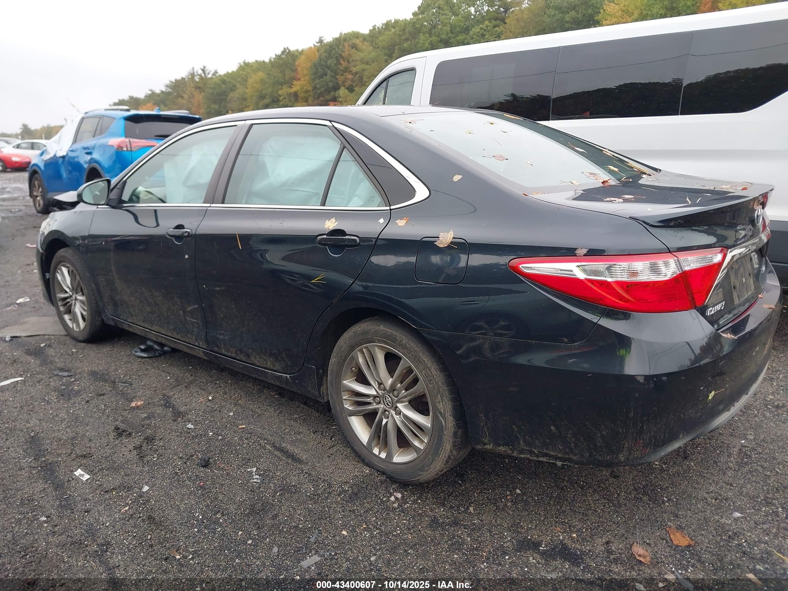 TOYOTA CAMRY image 3