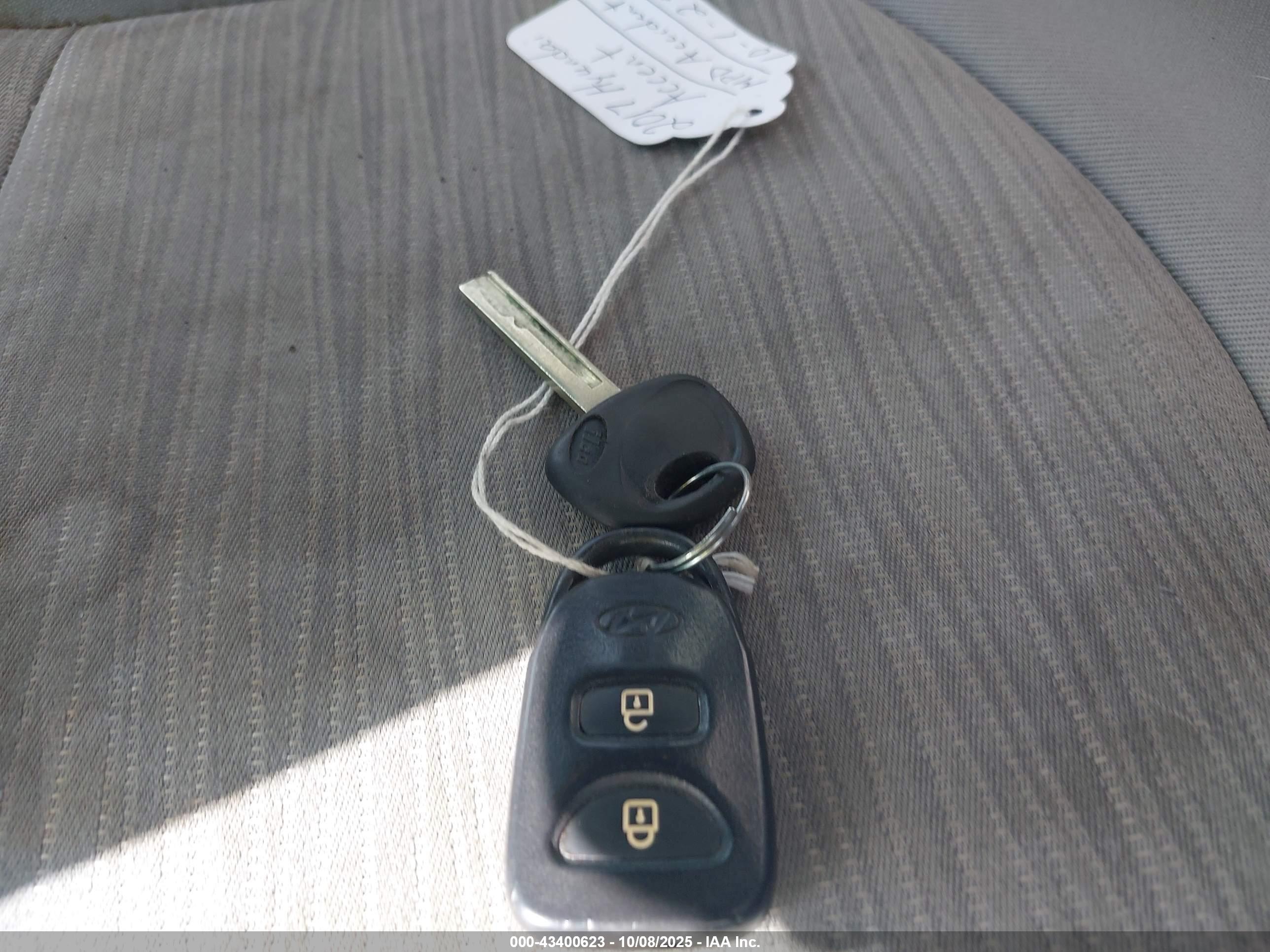 HYUNDAI ACCENT image 11