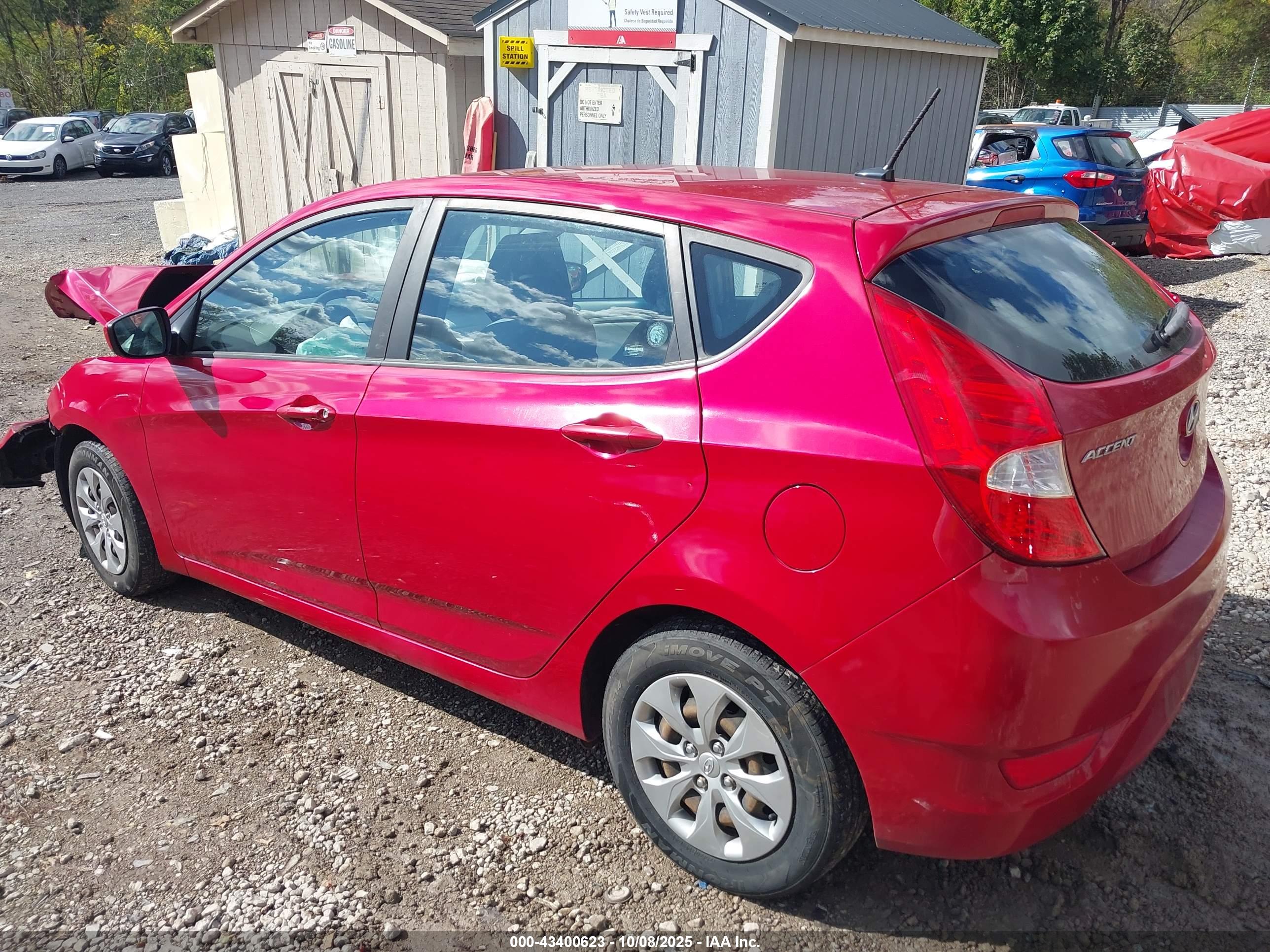 HYUNDAI ACCENT image 3