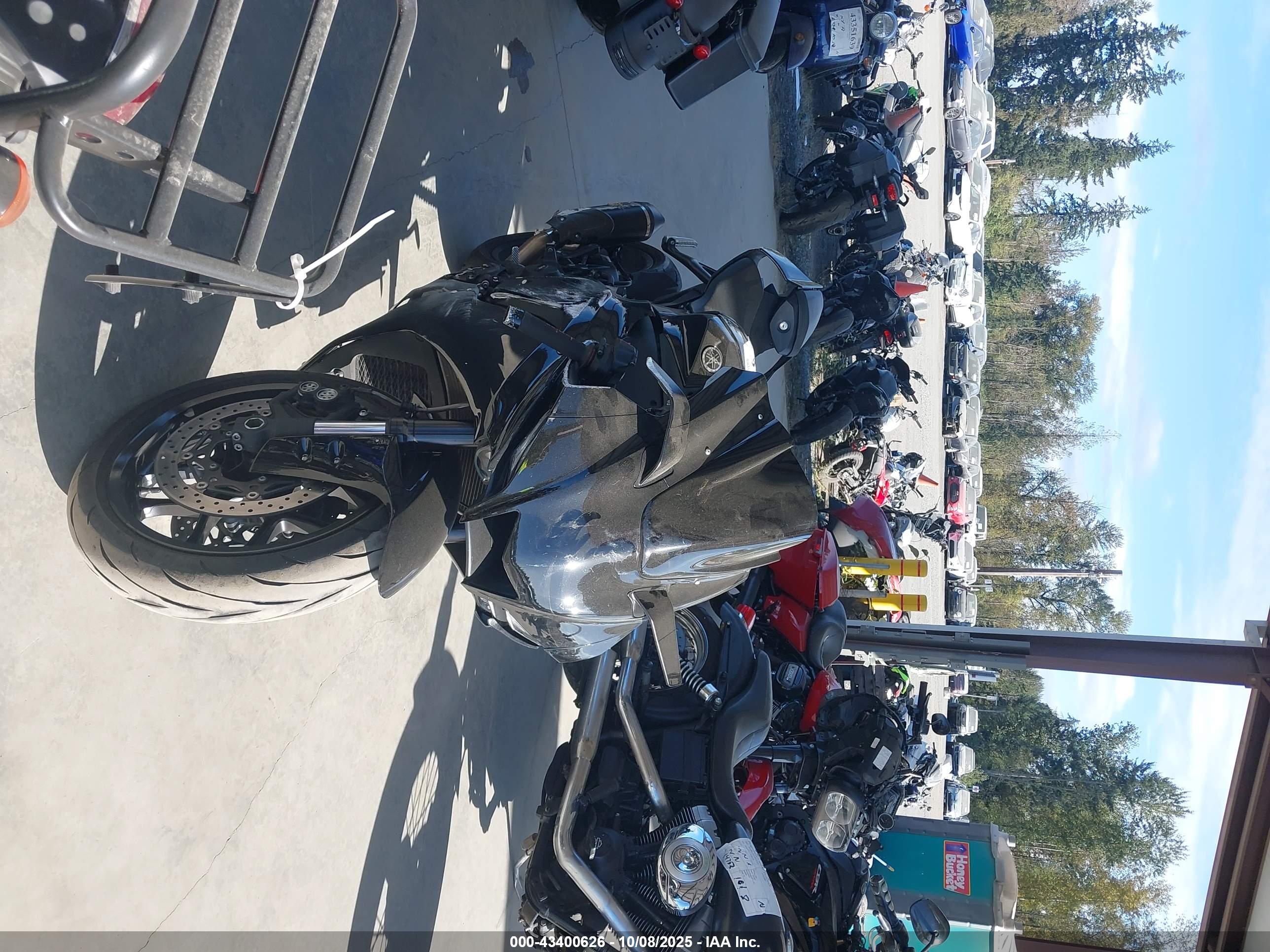 YAMAHA YZFR1 image 5
