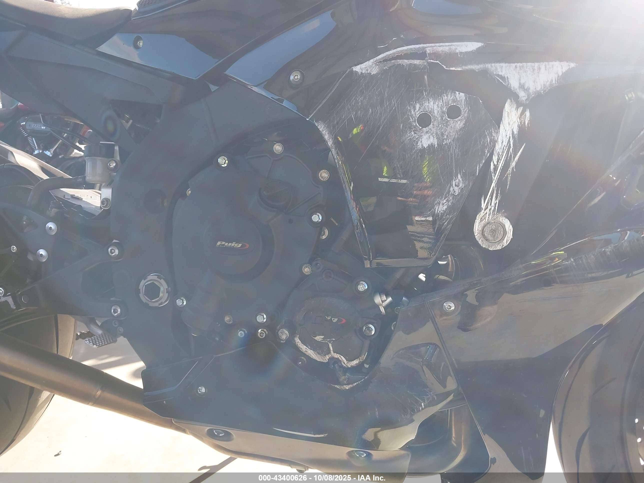 YAMAHA YZFR1 image 8