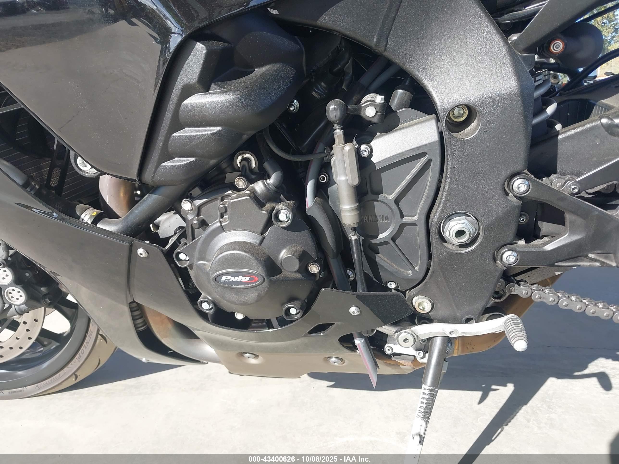 YAMAHA YZFR1 image 9