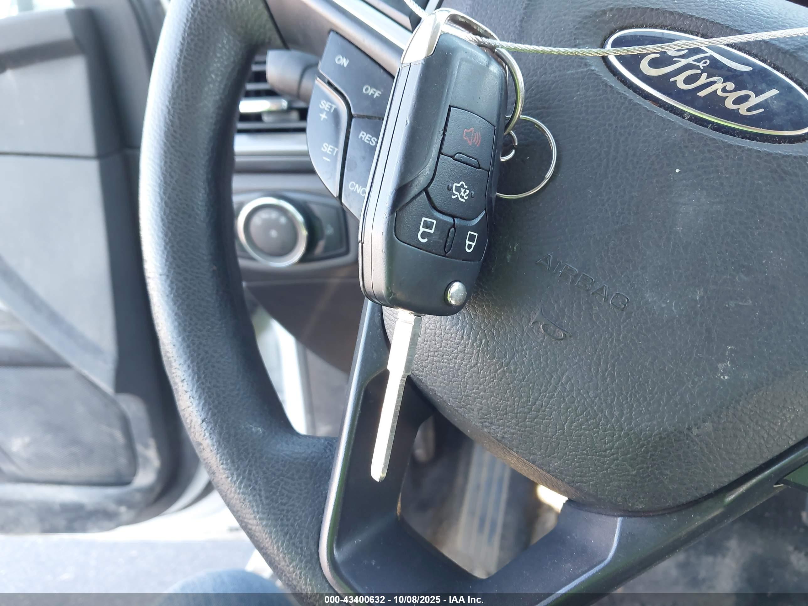 FORD FUSION image 11