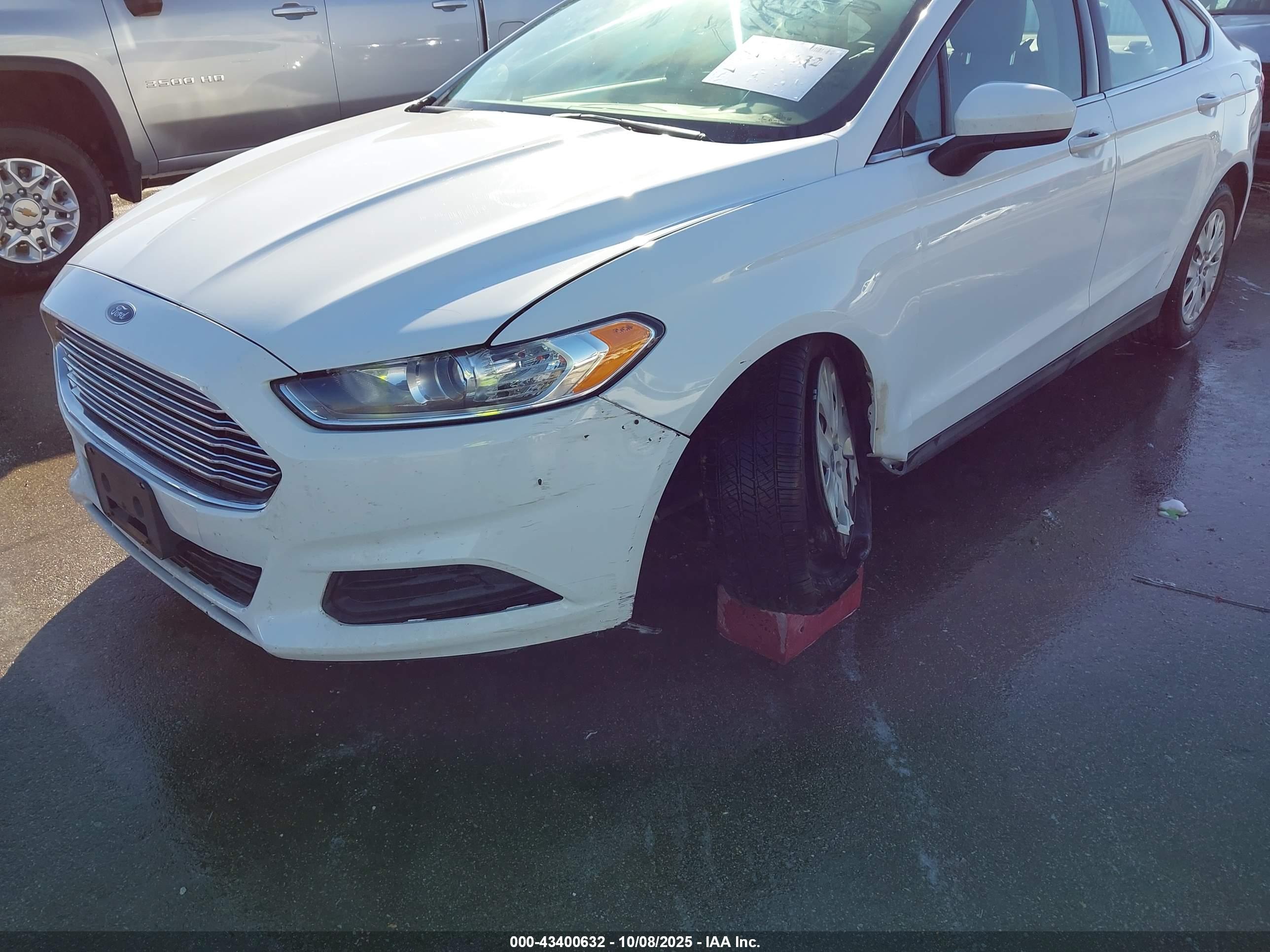 FORD FUSION image 6
