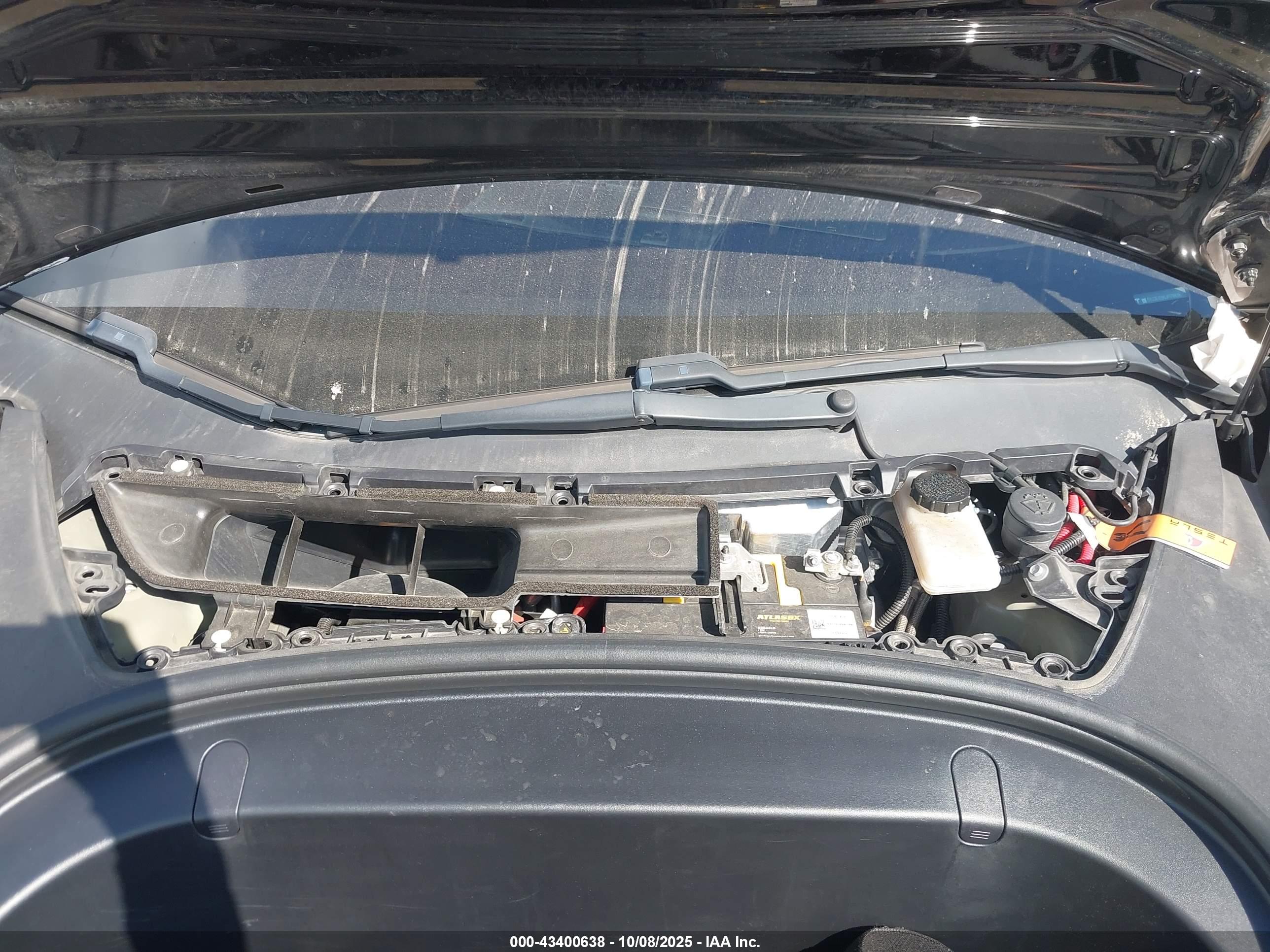 TESLA MODEL image 10