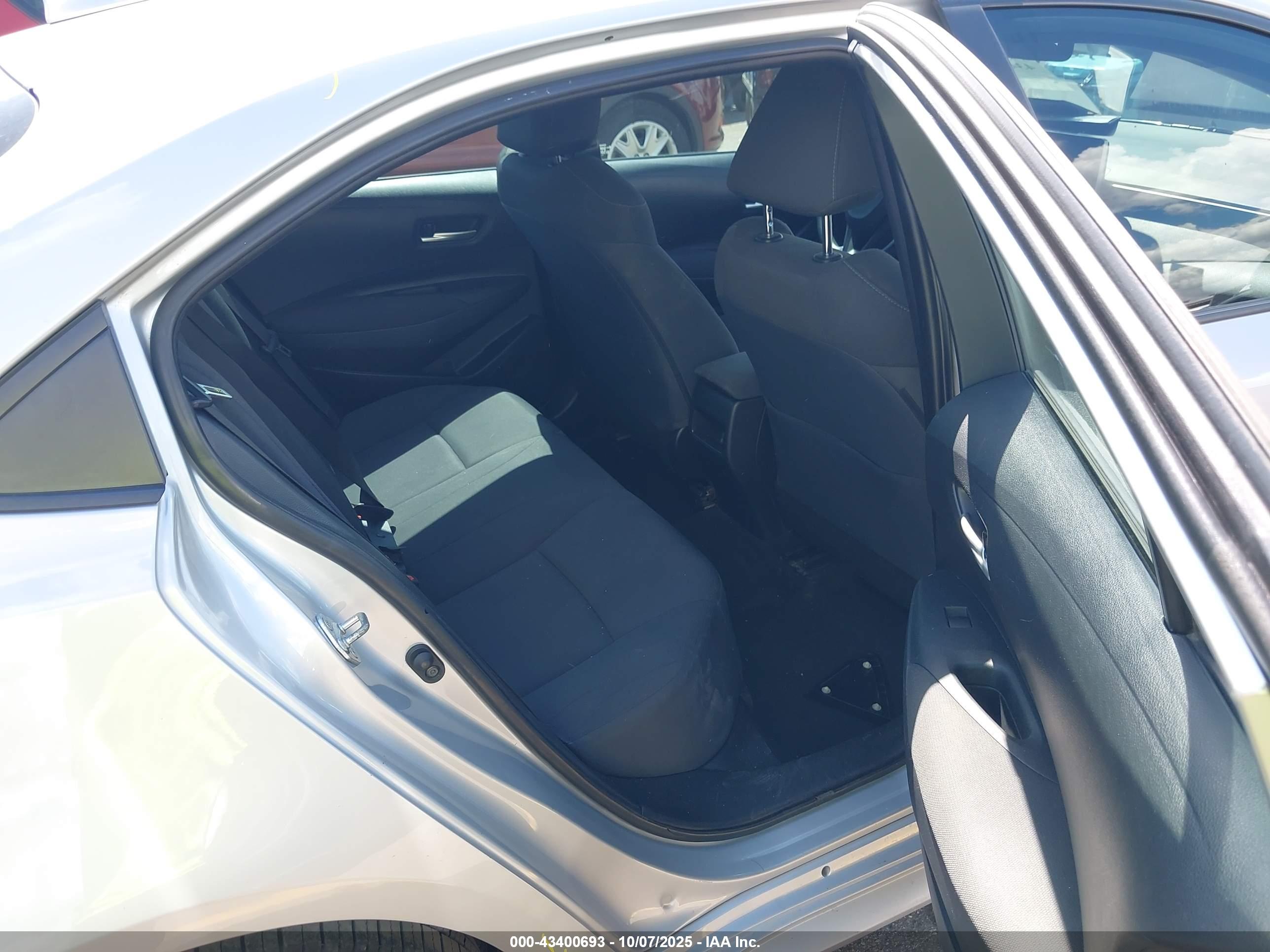 TOYOTA COROLLA image 8