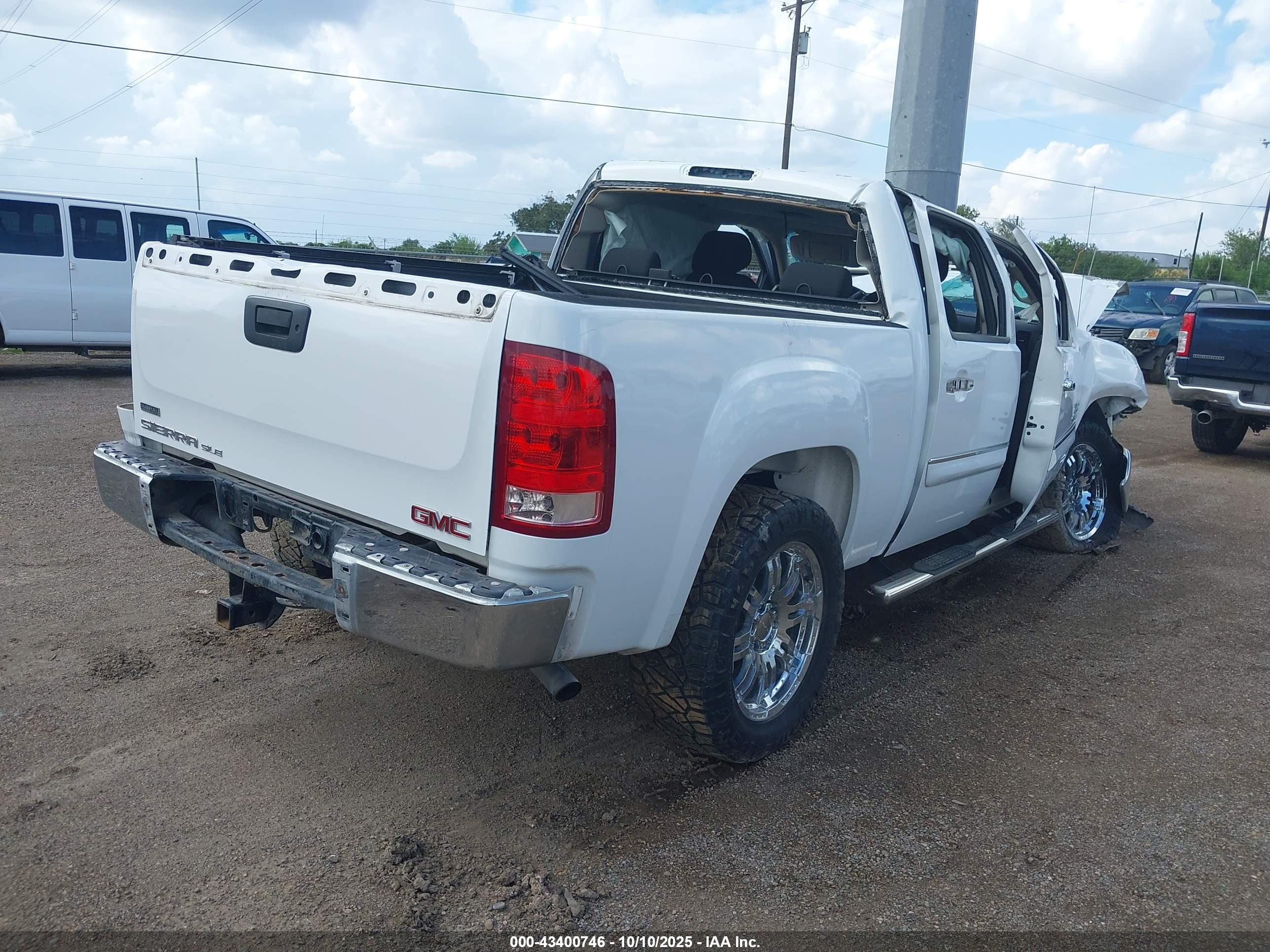 GMC SIERRA image 4