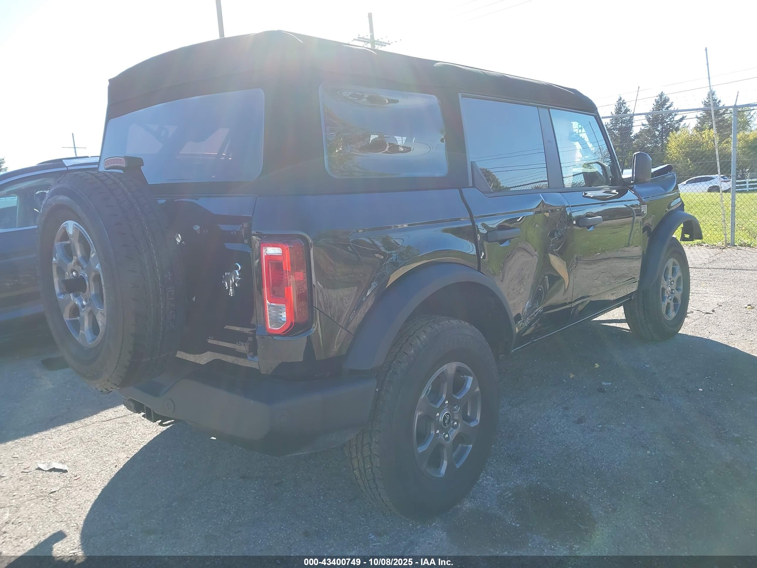 FORD BRONCO image 4