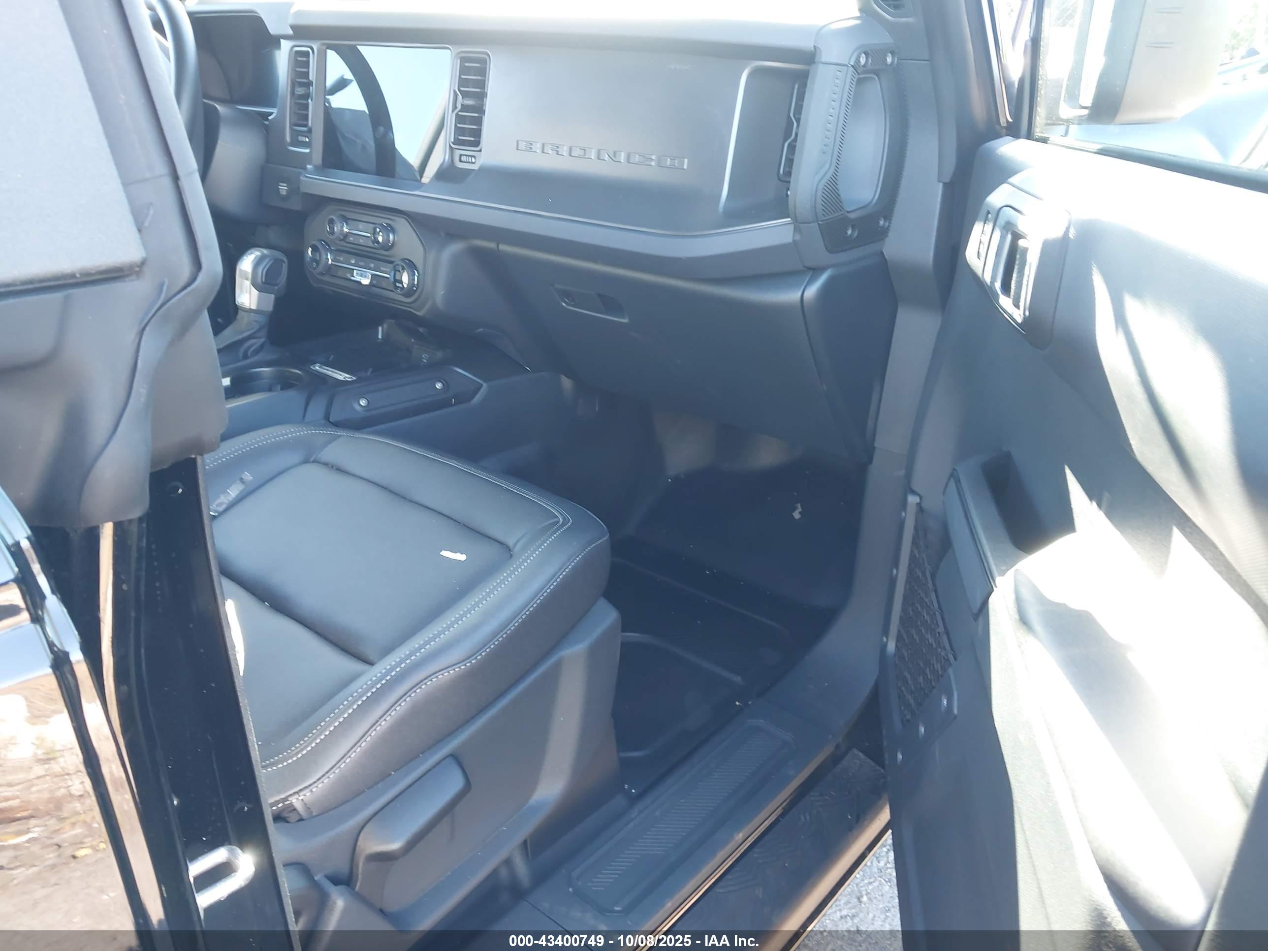 FORD BRONCO image 5