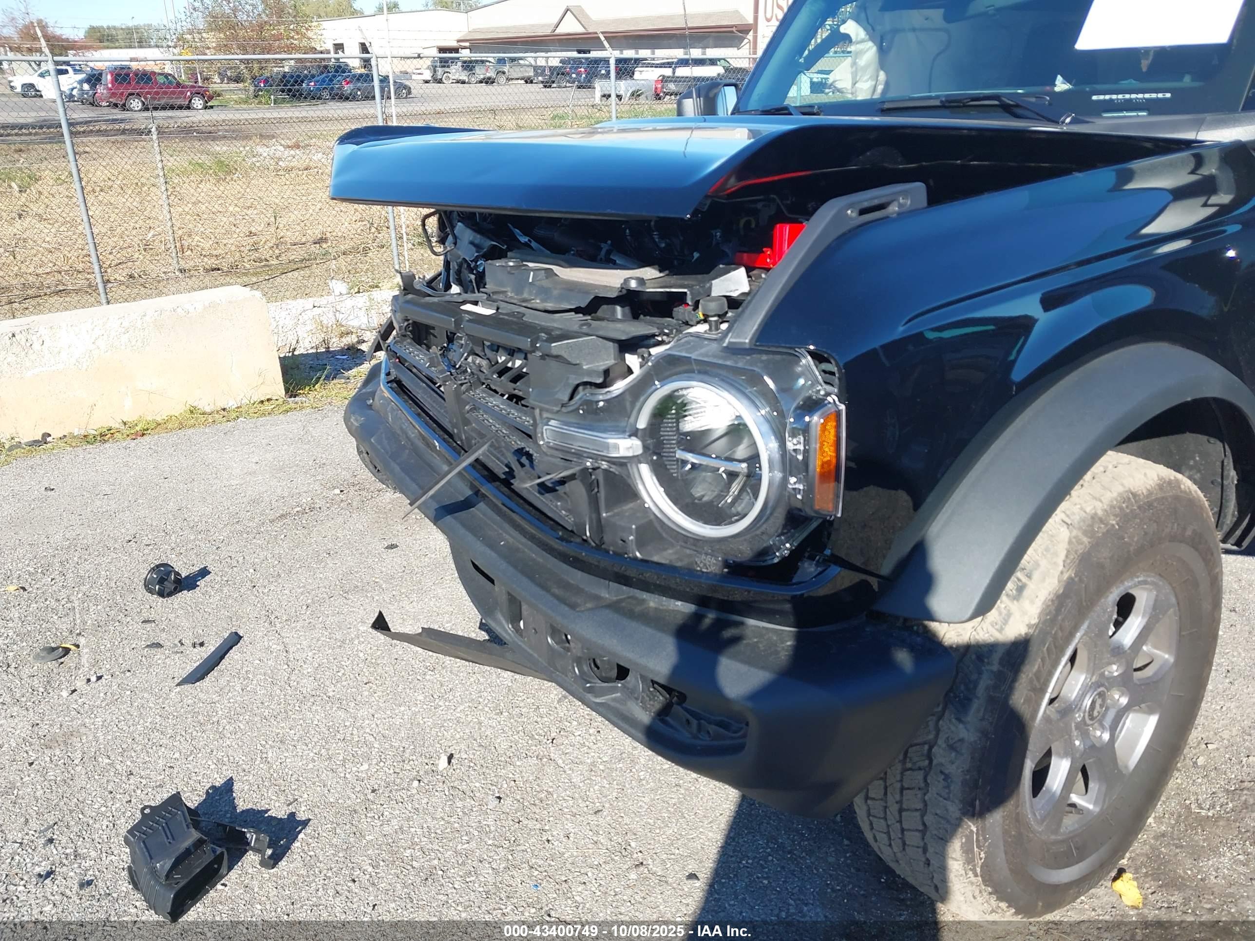 FORD BRONCO image 6