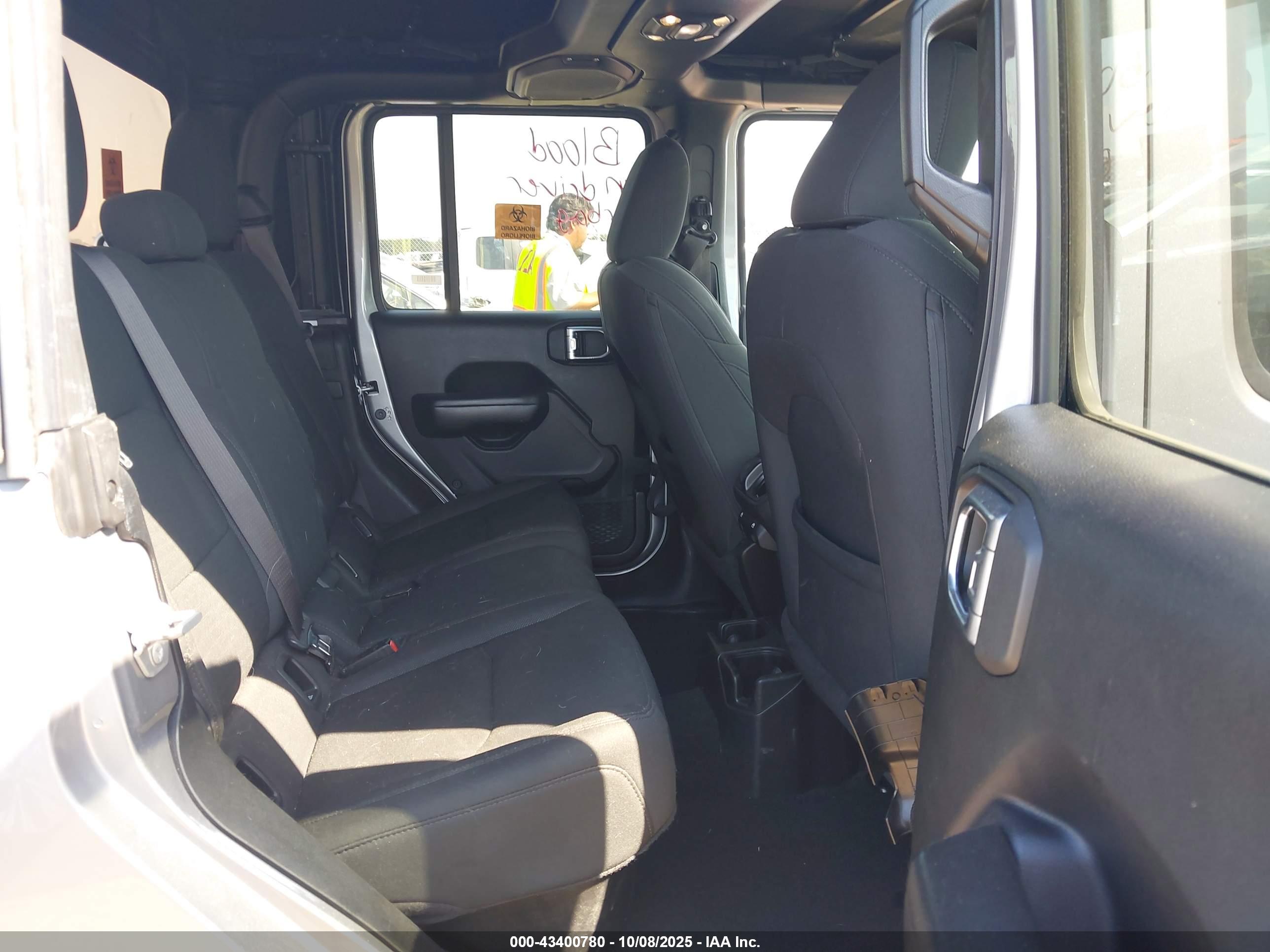JEEP GLADIATOR image 8