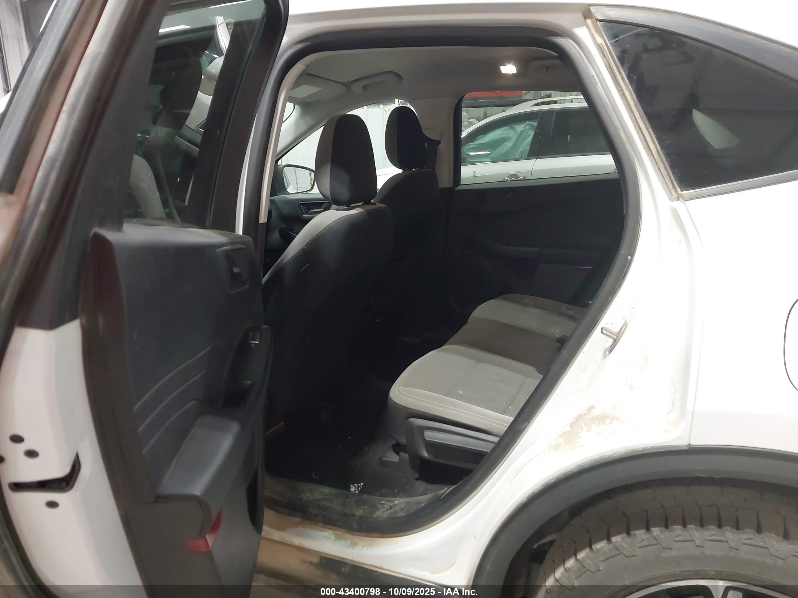 FORD ESCAPE image 8
