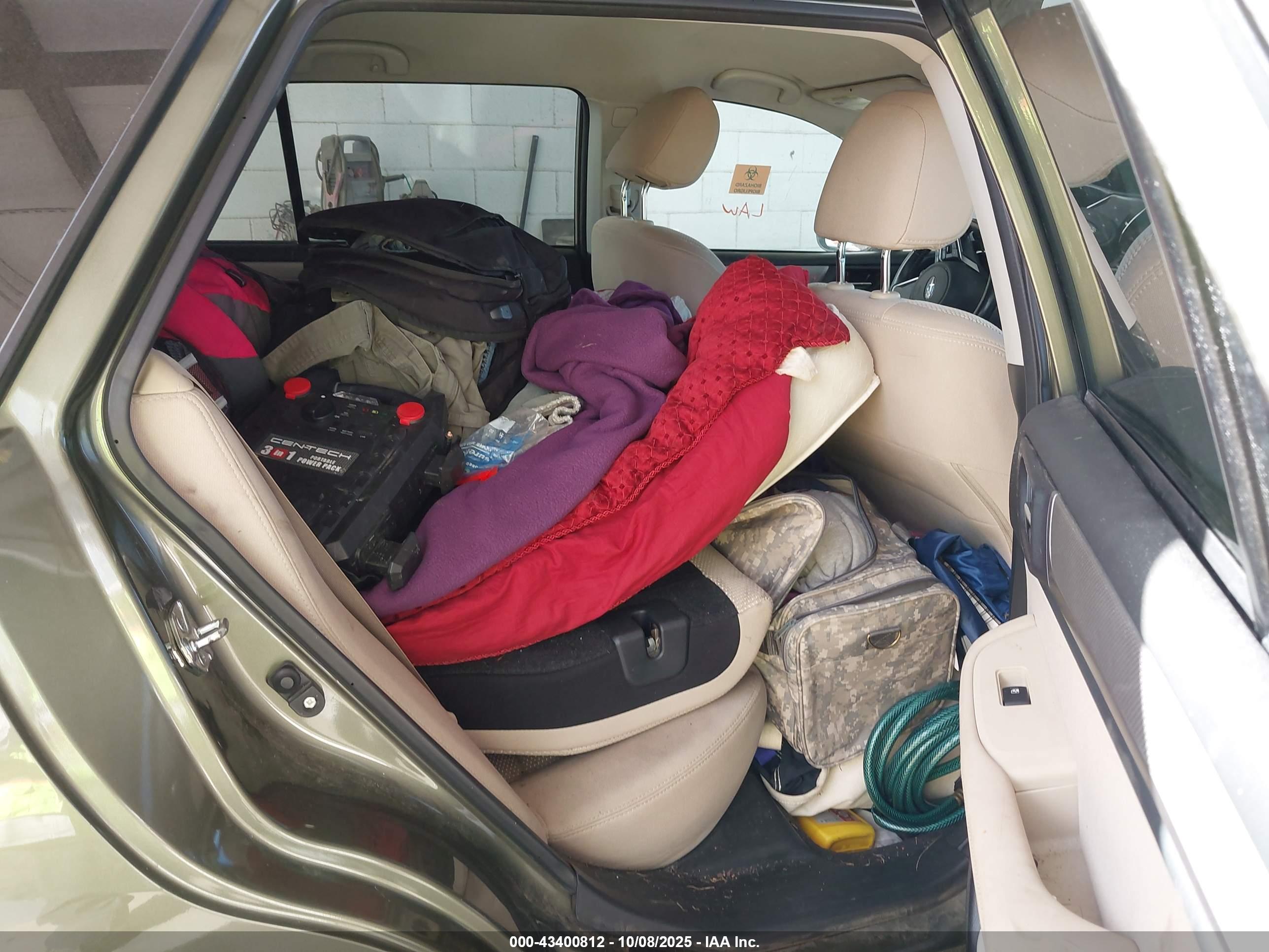 SUBARU OUTBACK image 8