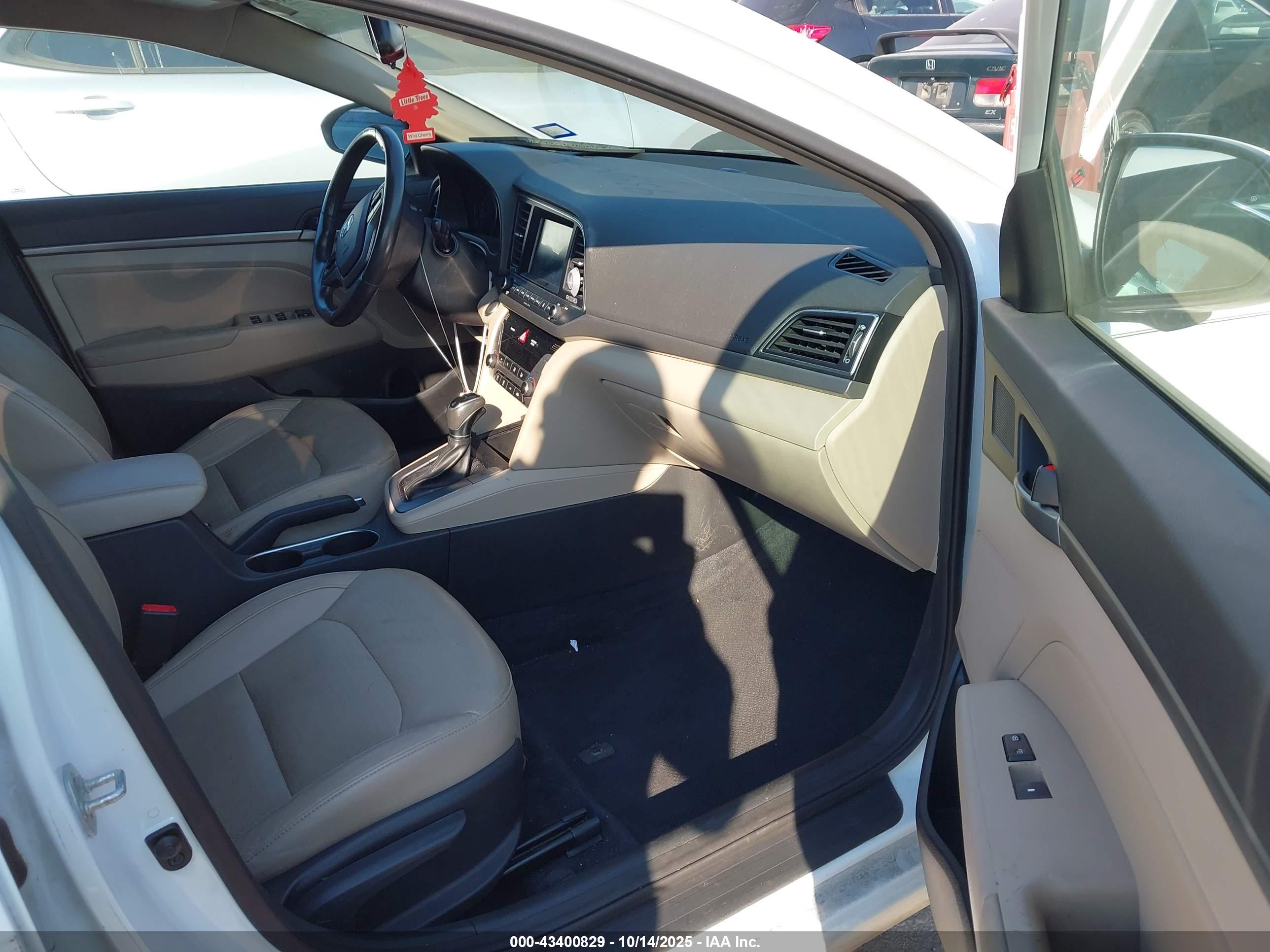 HYUNDAI ELANTRA image 5