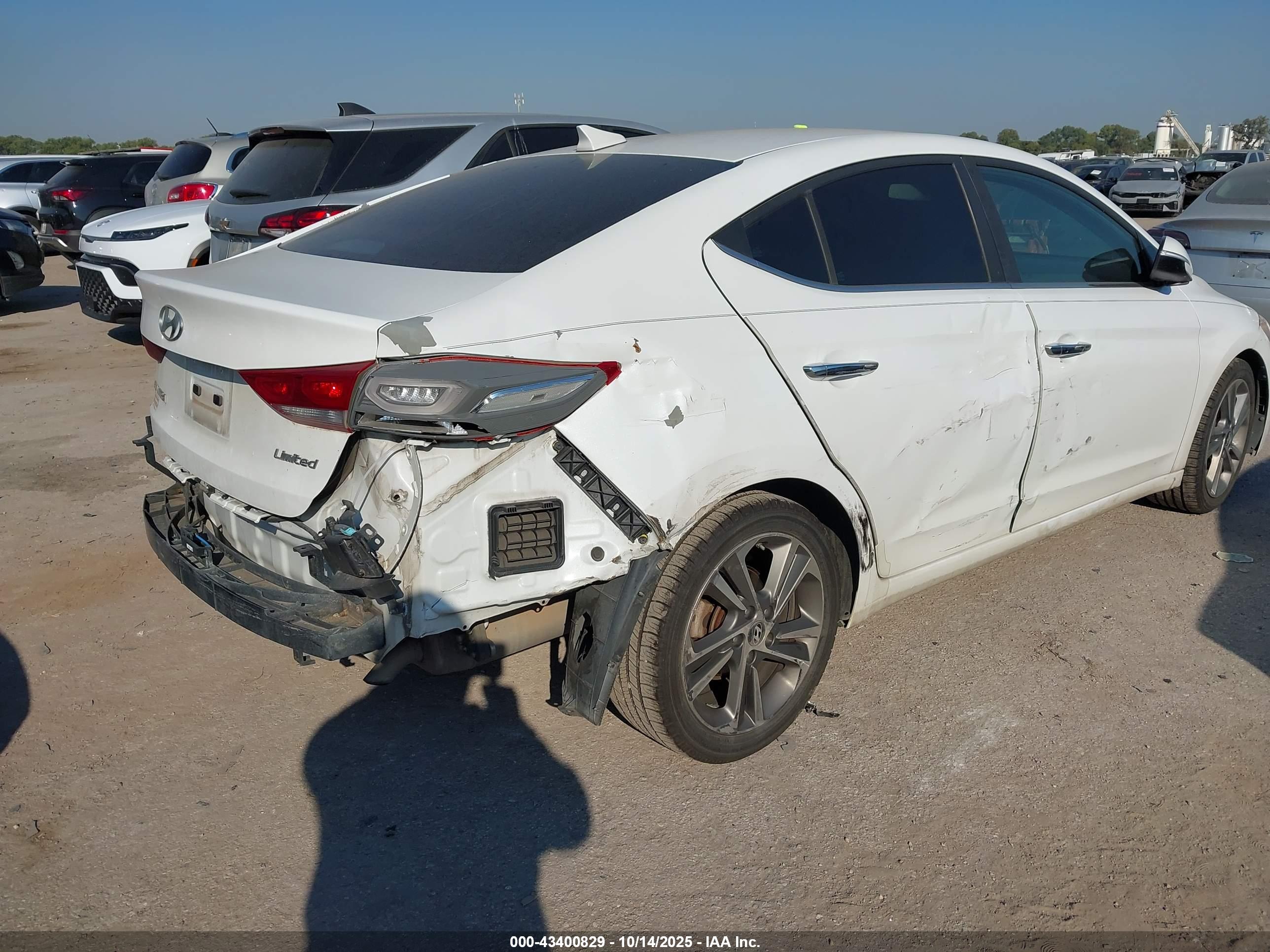 HYUNDAI ELANTRA image 6
