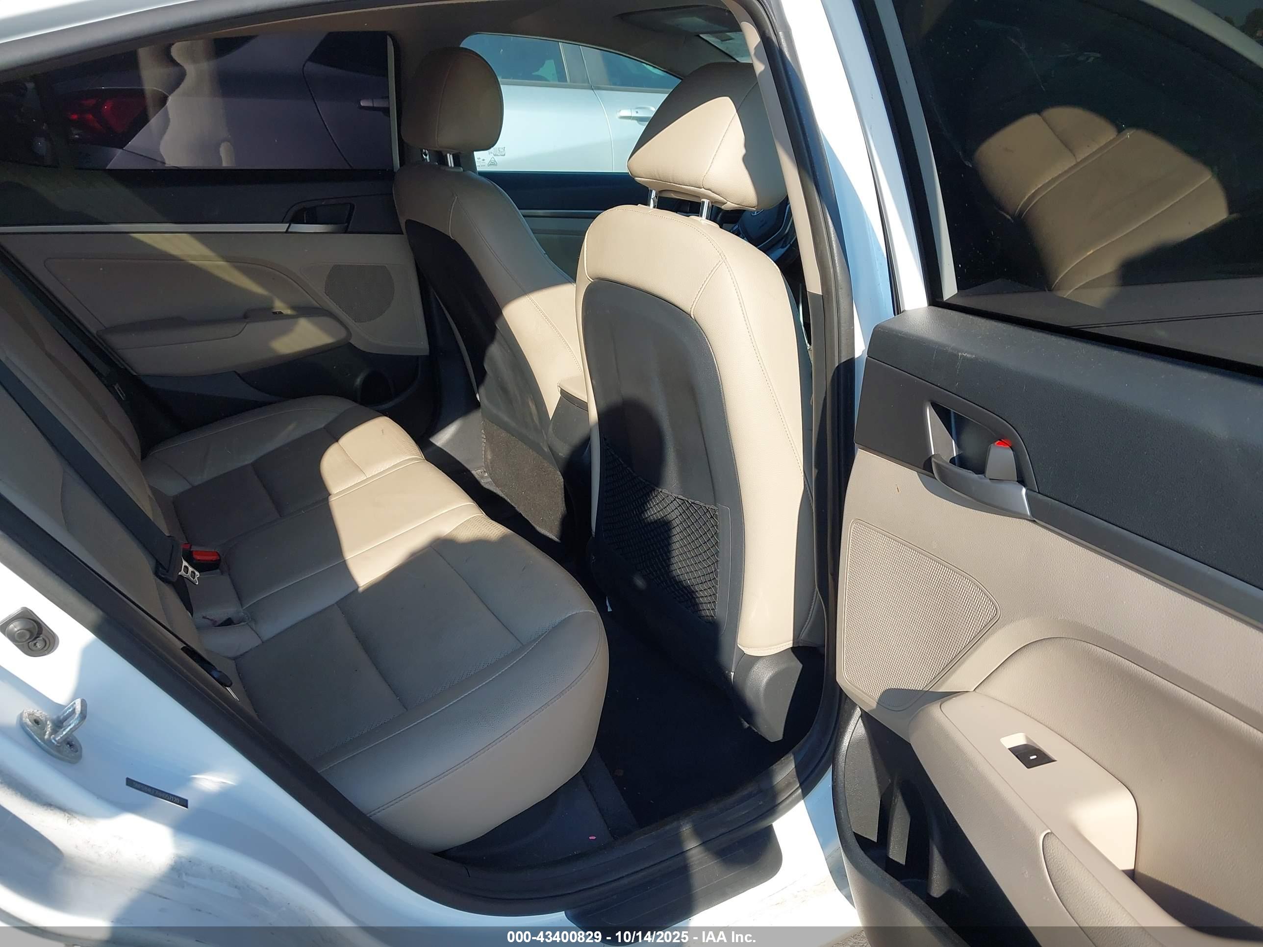 HYUNDAI ELANTRA image 8