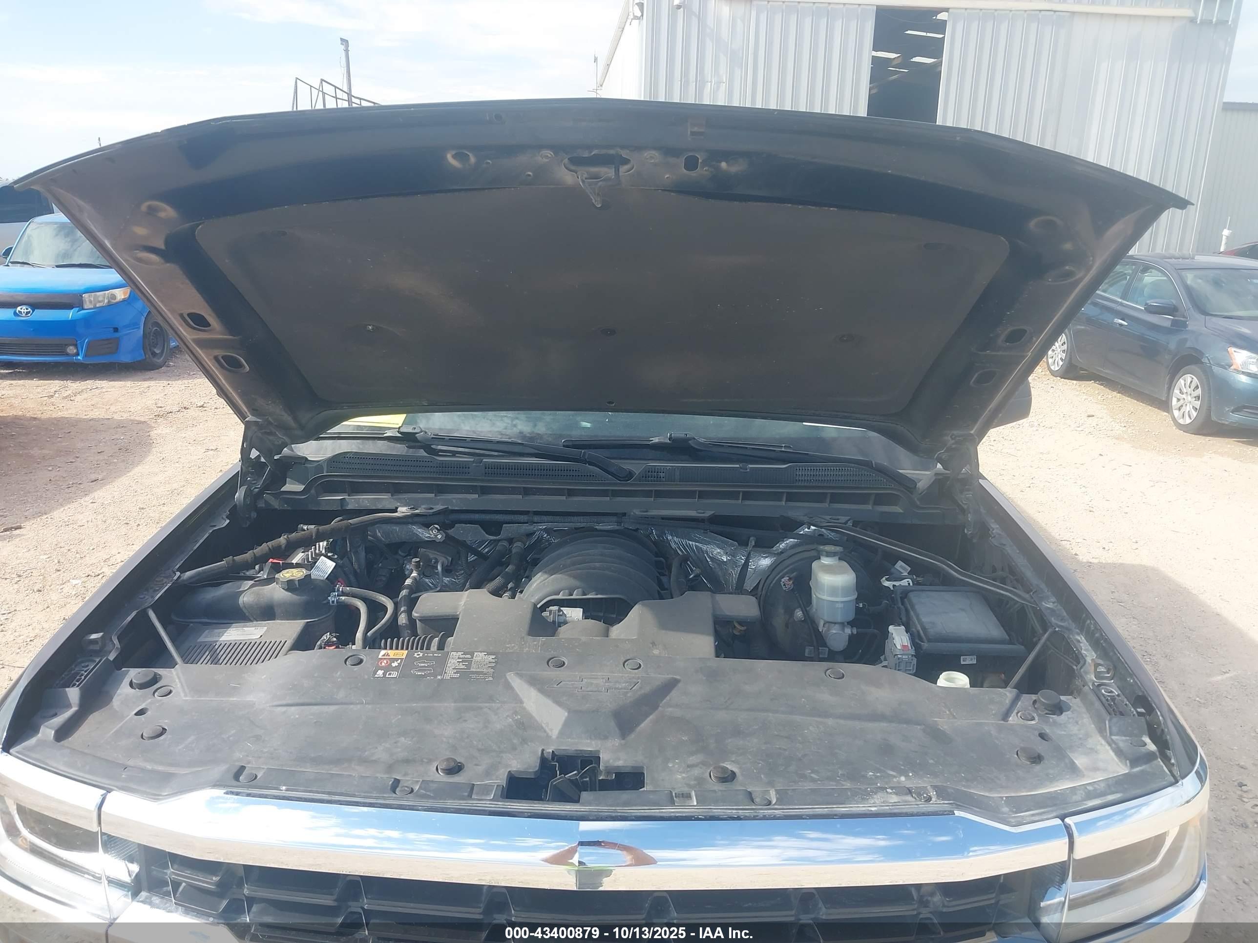 CHEVROLET SILVERADO image 10